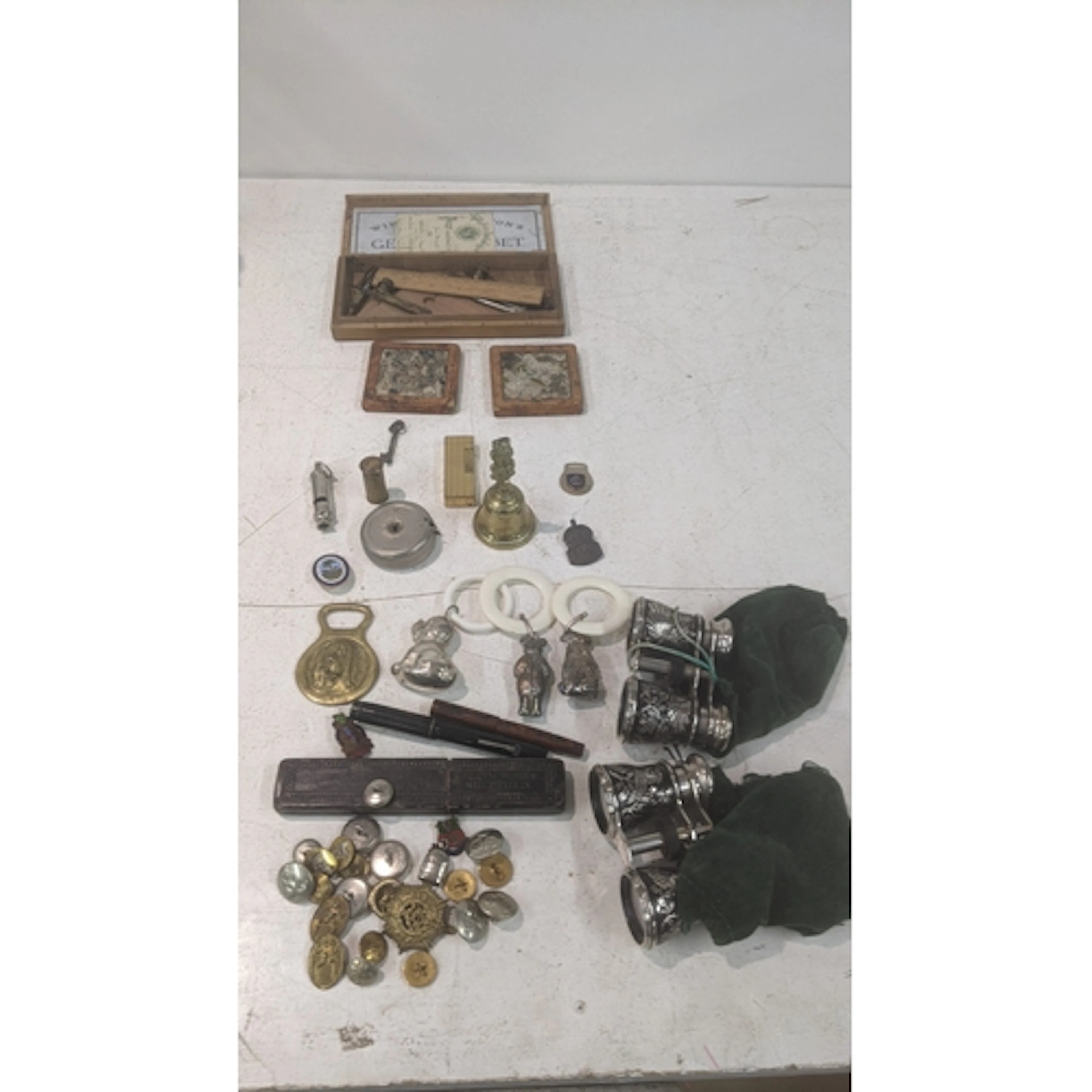 Collectables to include two pairs of opera glasses, a Dunhil...