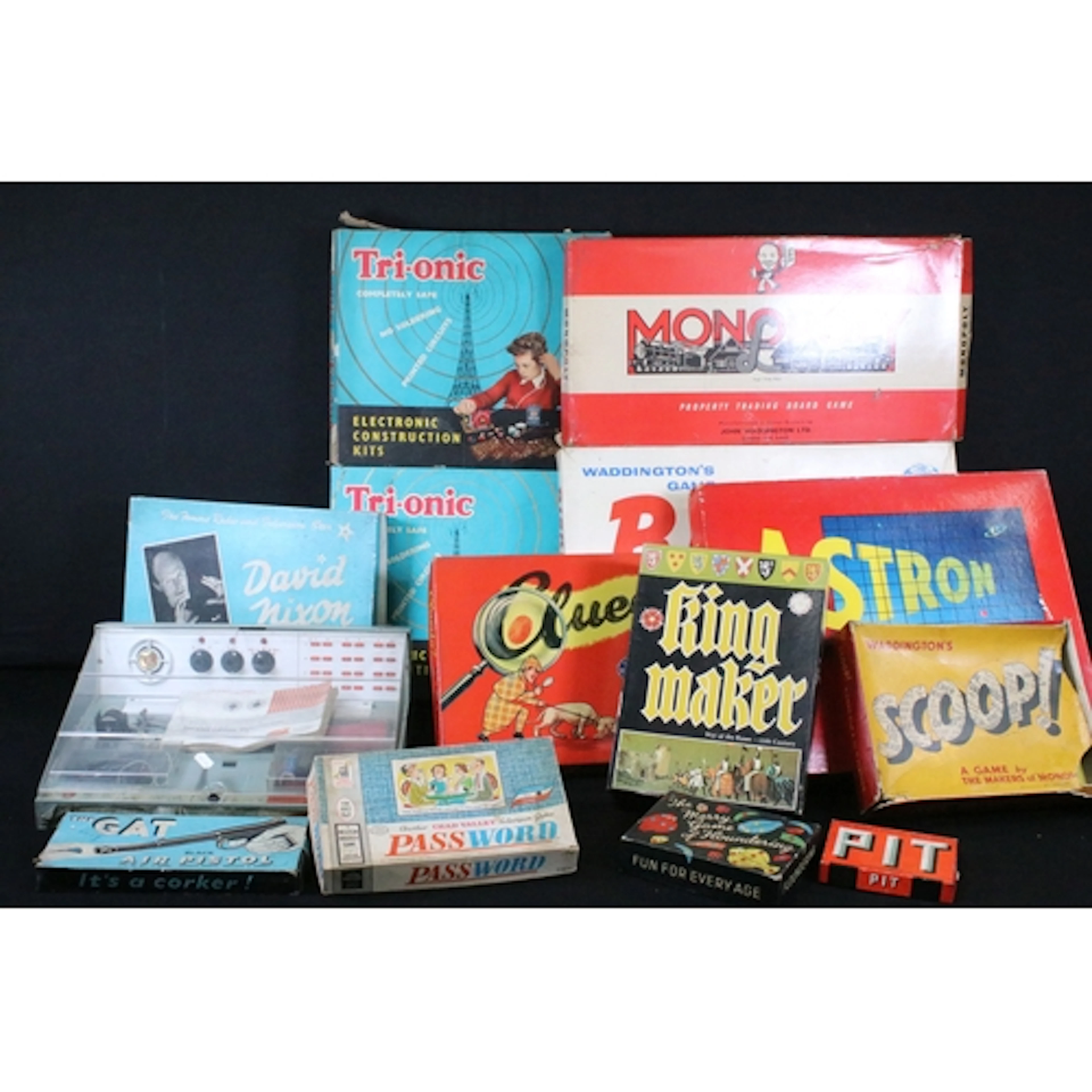 Collection of mixed toys to include 2 x boxed Triang Tri-oni...