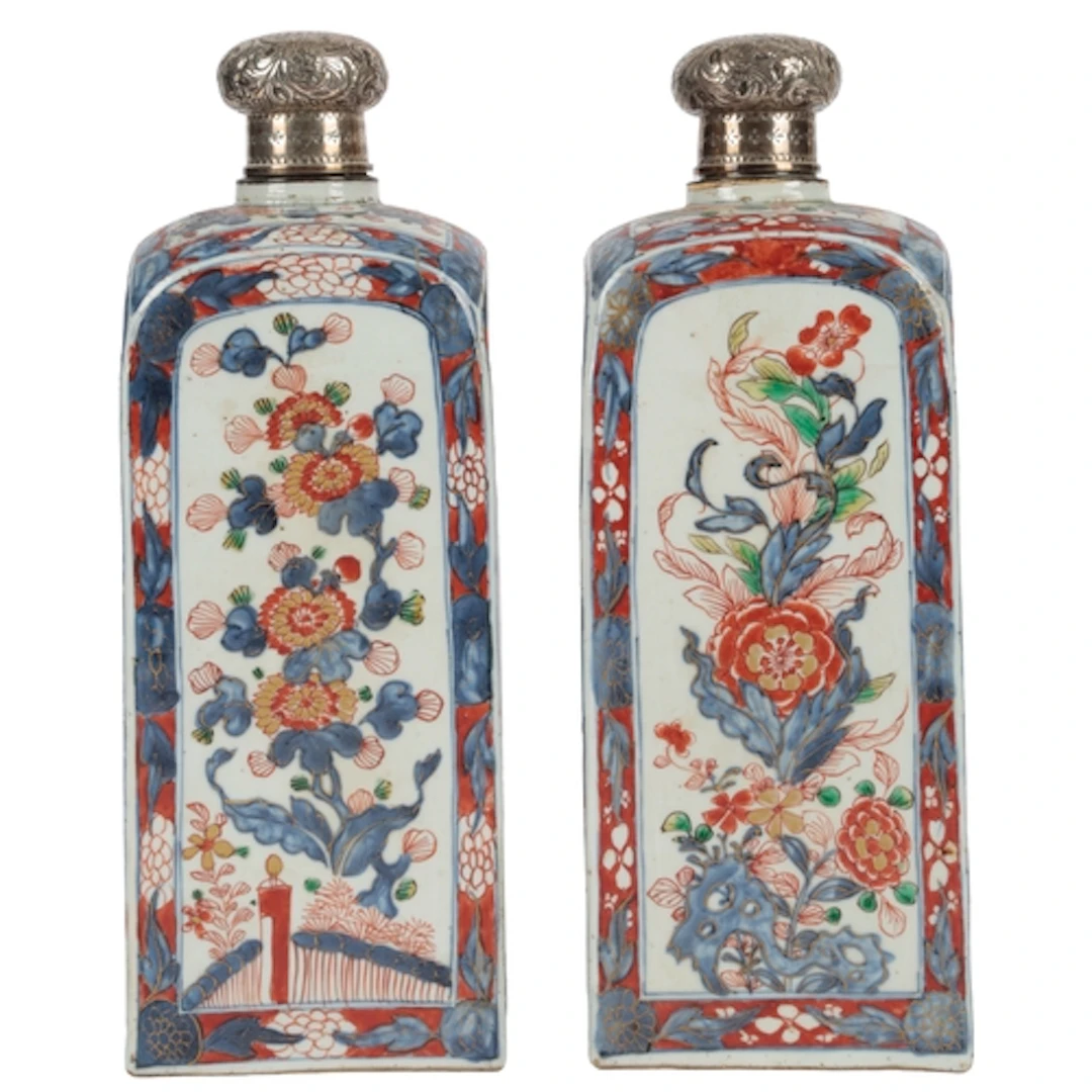 A near pair of Chinese verte Imari flasks, Kangxi period, ea...