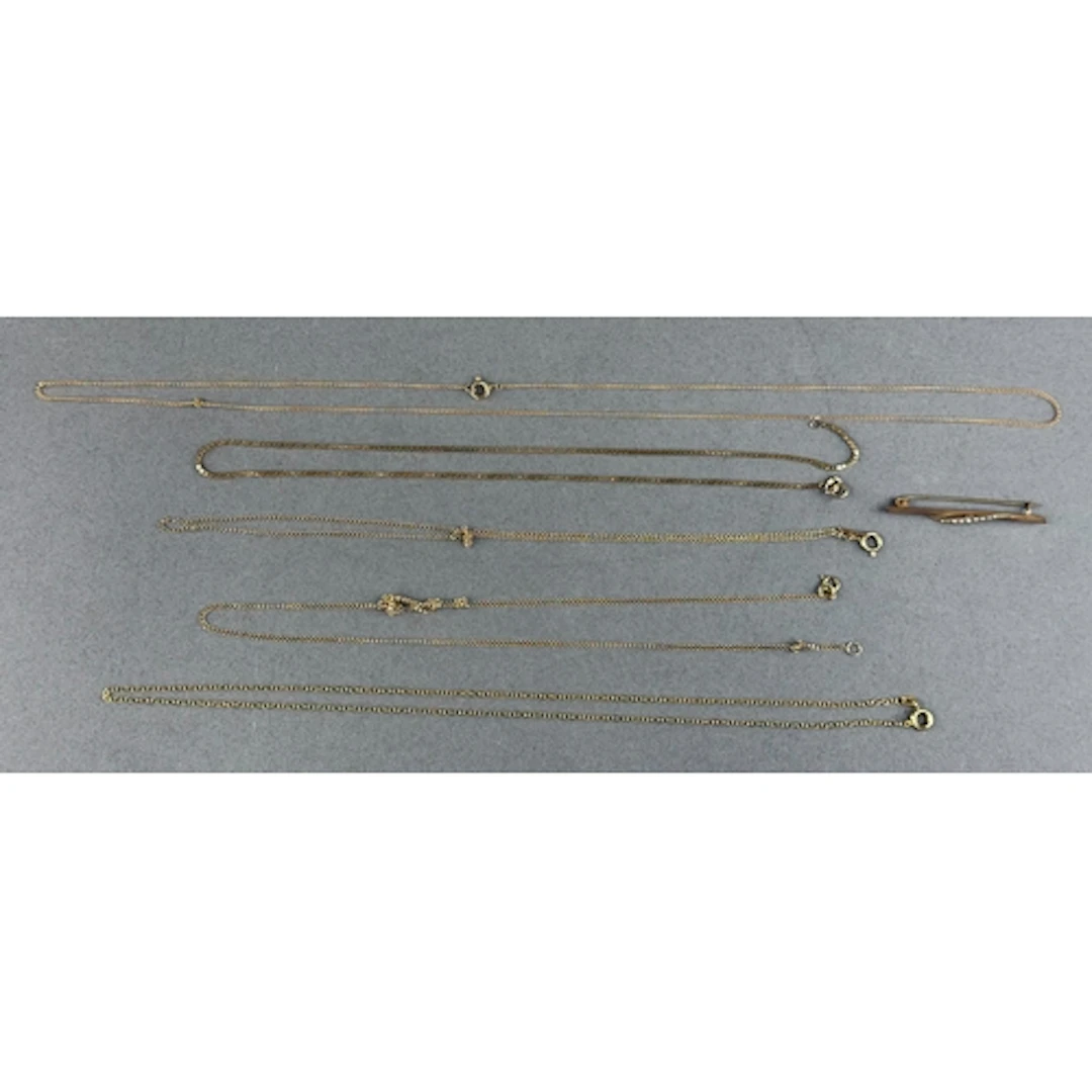 Jewellery: four 9ct yellow gold chains, various lengths and ...
