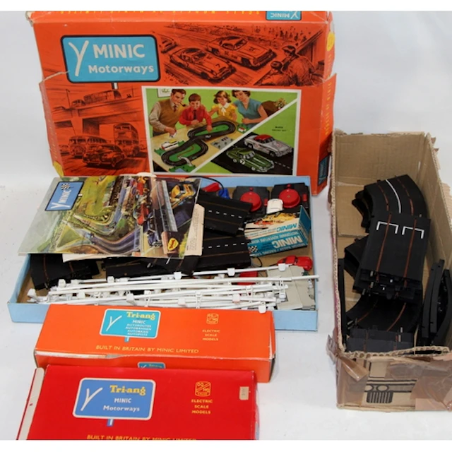 Vintage Minic Motorways Racing Set ref:M1522 in worn box c/w...
