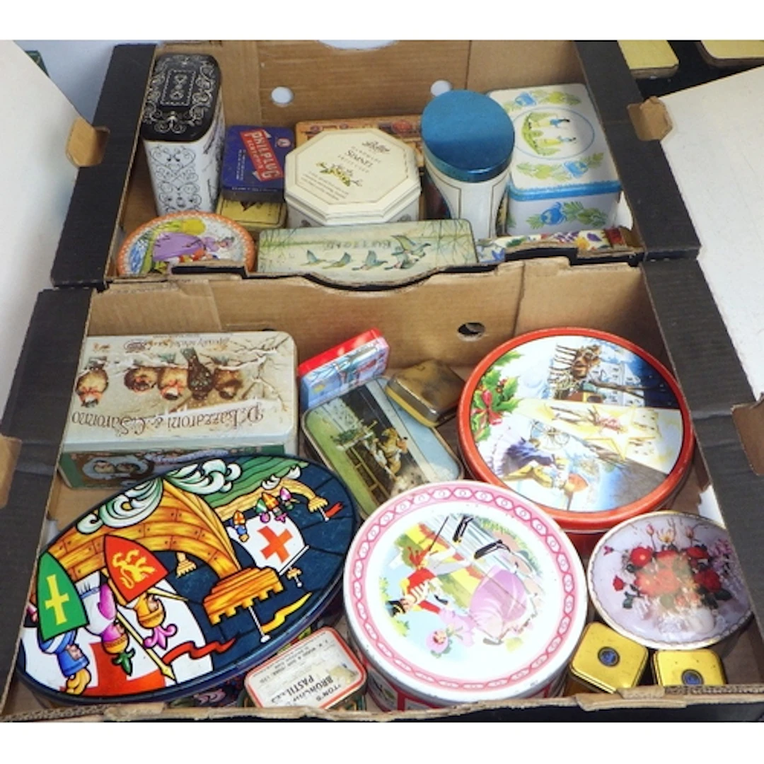 A qty of various tins (2)