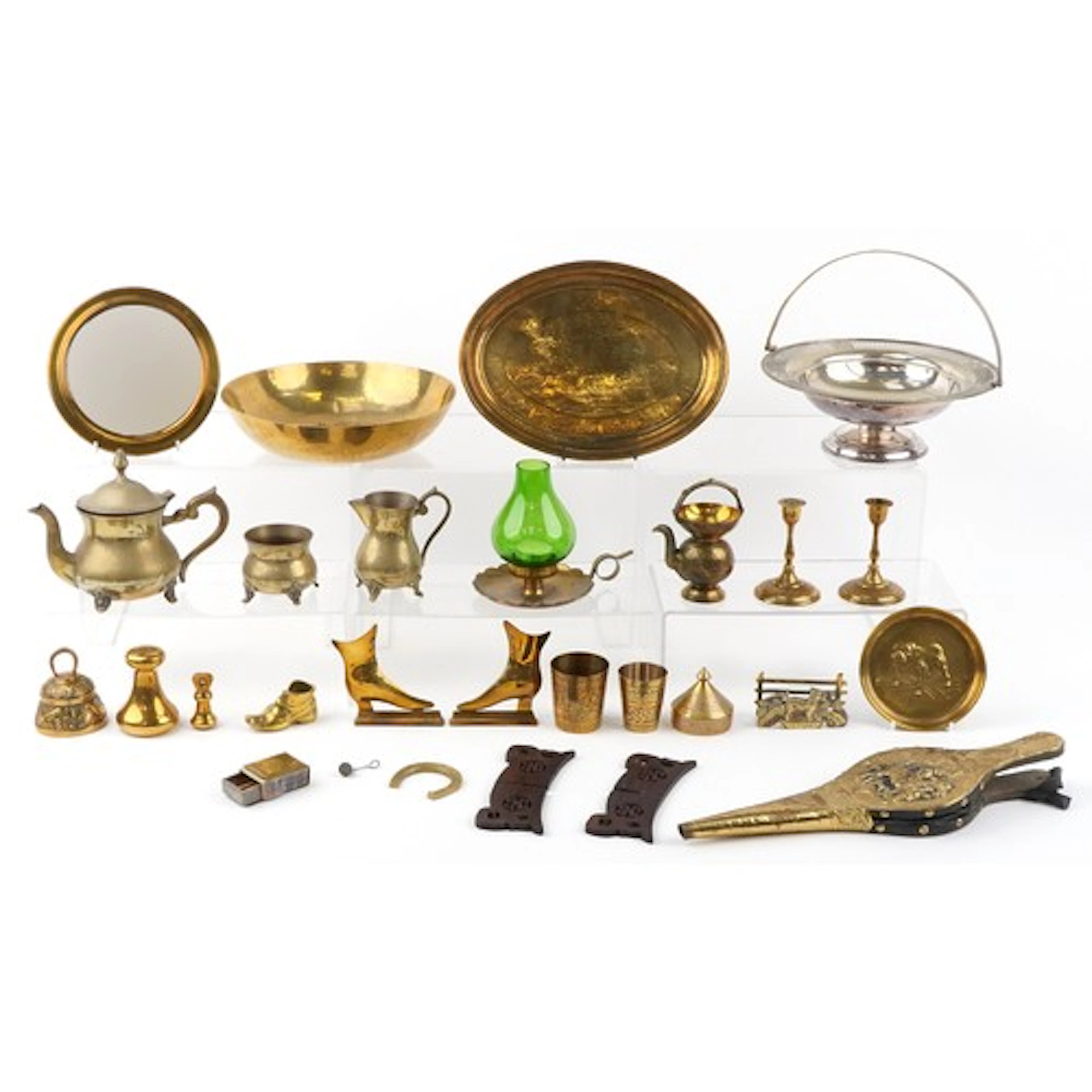 Collection of vintage and later brassware including a chambe...