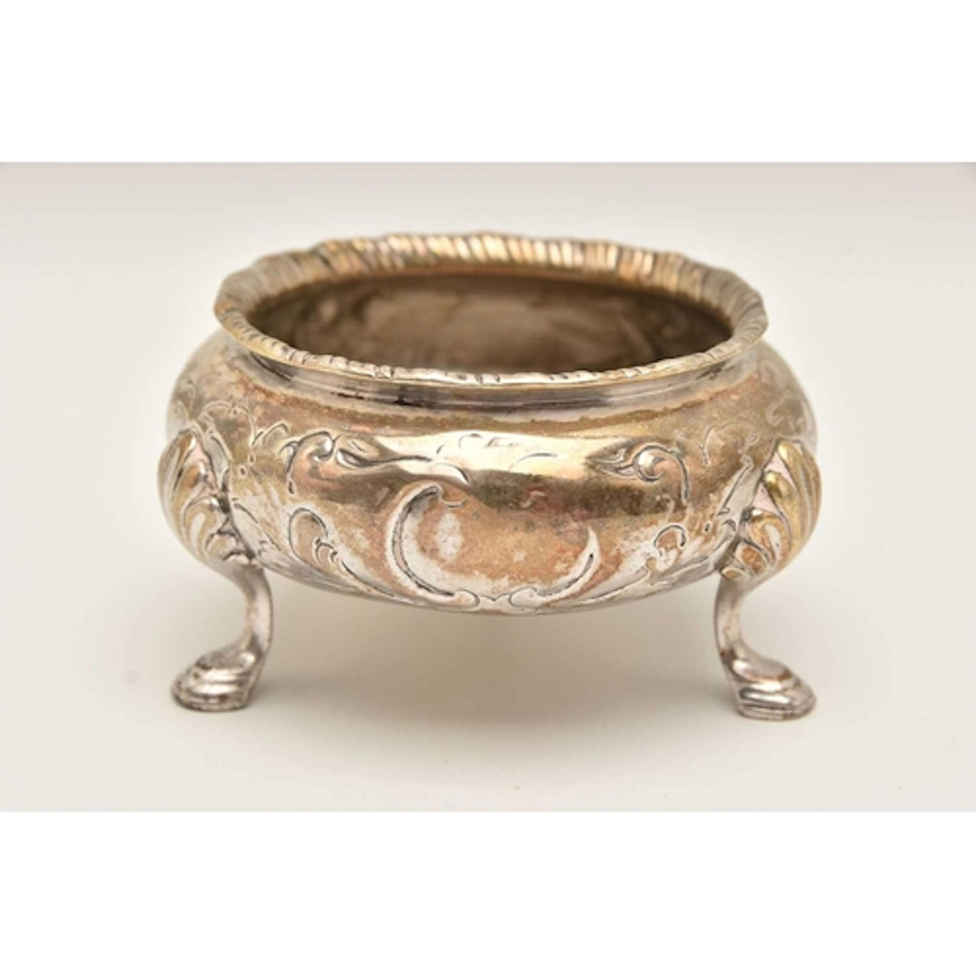 A VICTORIAN SILVER SALT, cauldron form salt with gadrooned r...