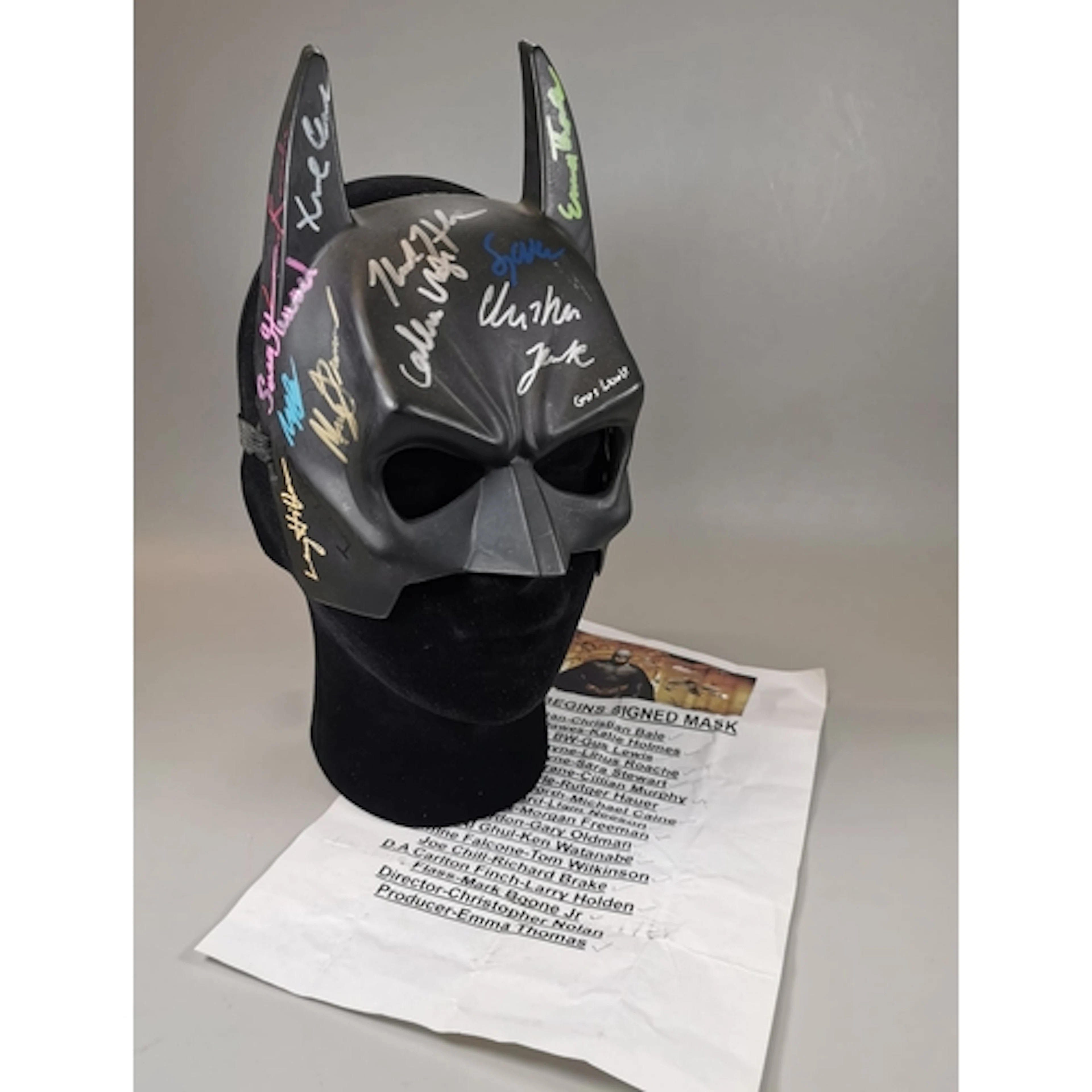 Film/Movie memorabilia - 'Batman Begins', a signed mask by t...