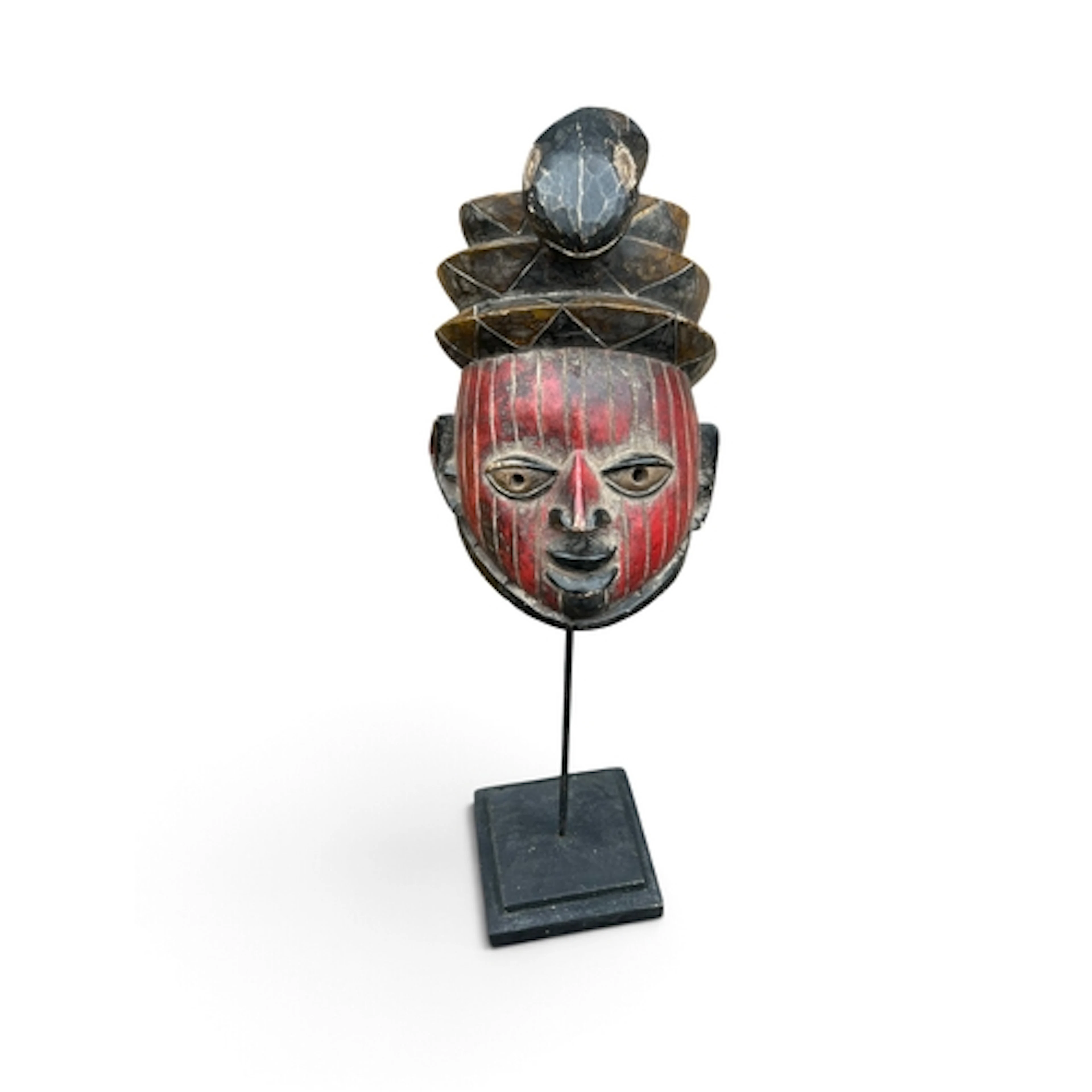 A GELEDE HELMET MASK FROM NIGERIA Does not include stand. 37...