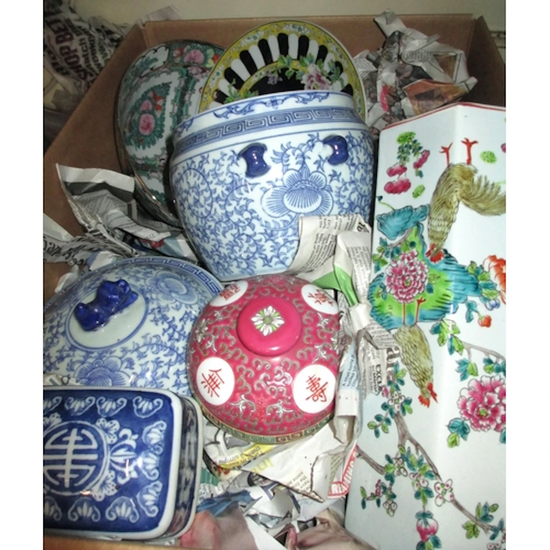 Quantity of various modern oriental ceramics