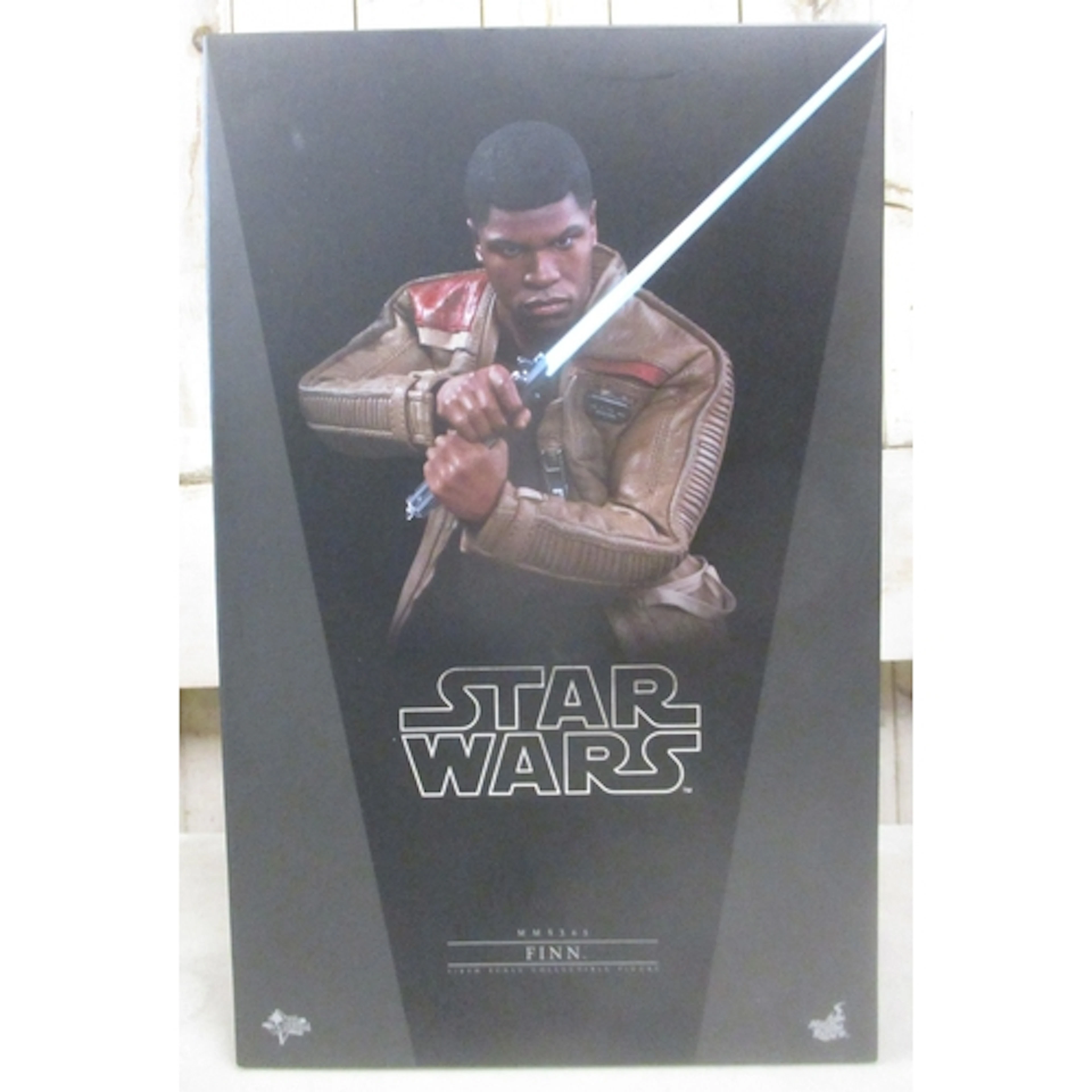 Star Wars. Hot Toys. MMS345 1/6th scale Finn collectable fig...