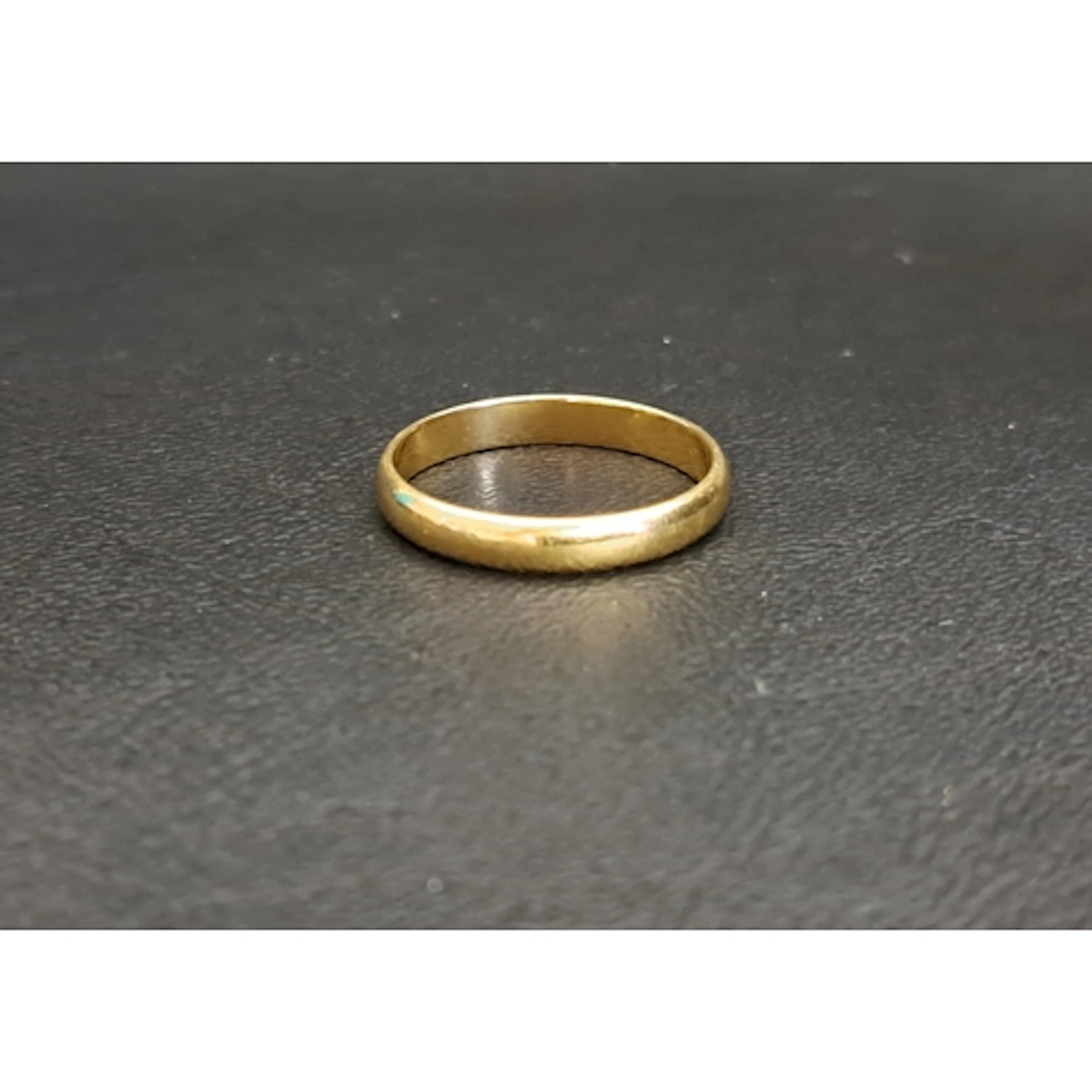 UNMARKED HIGH CARAT GOLD WEDDING BAND tests as 18 carat, rin...