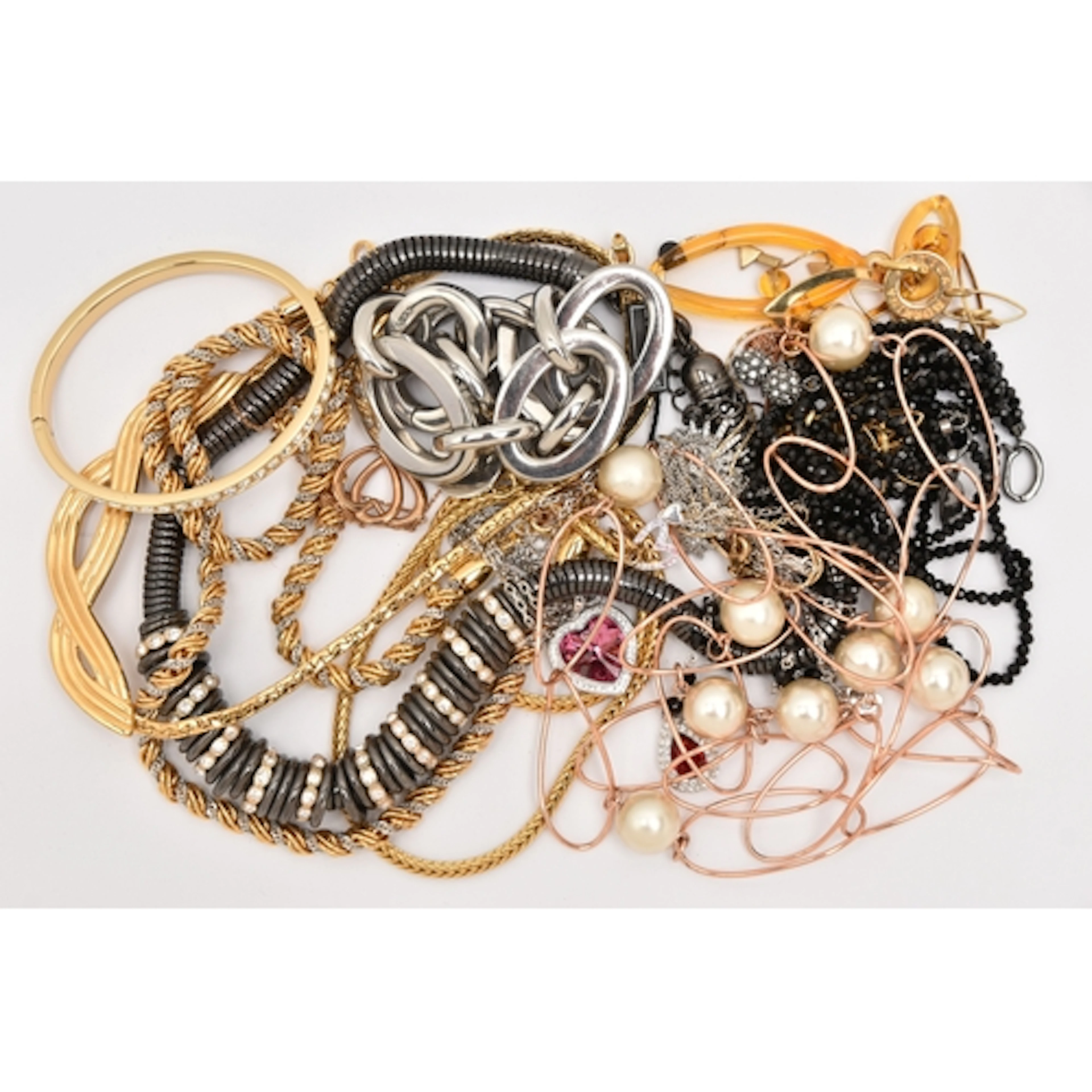 AN ASSORTMENT OF COSTUME JEWELLERY, assorted necklaces and b...