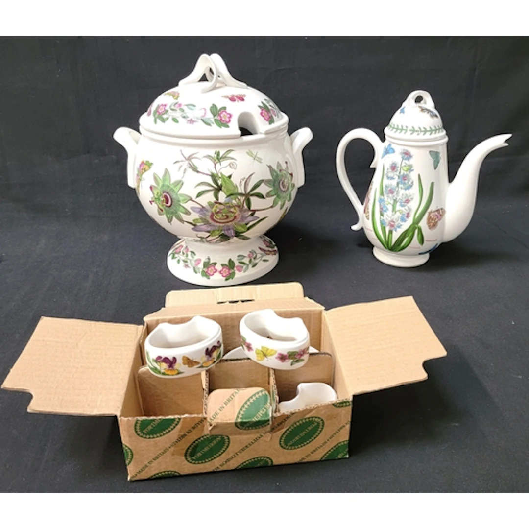 PORTMEIRION BOTANIC GARDEN SOUP TUREEN with lid, decorated i...