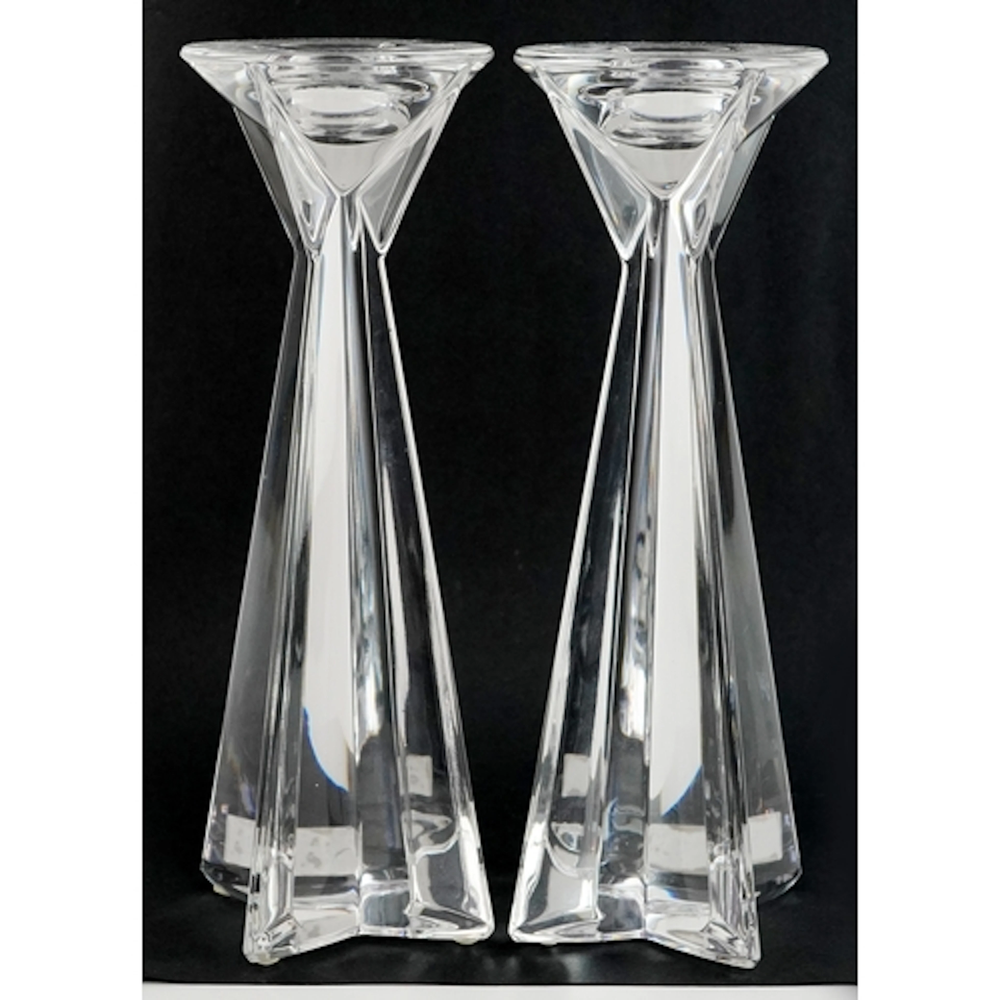 Pair of Thomas Webb crystal candlesticks, 20cm high.