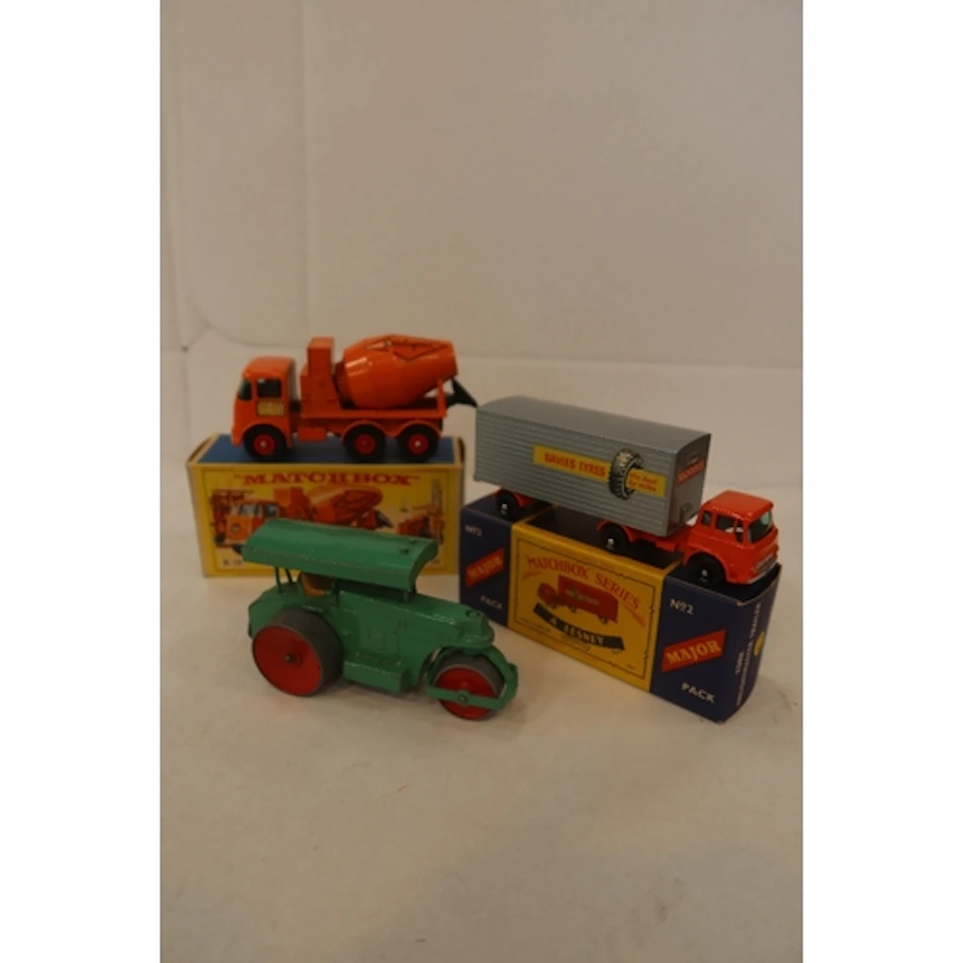 Various MatchBox models numbers K13, 2 Dinky Aveling Bar...