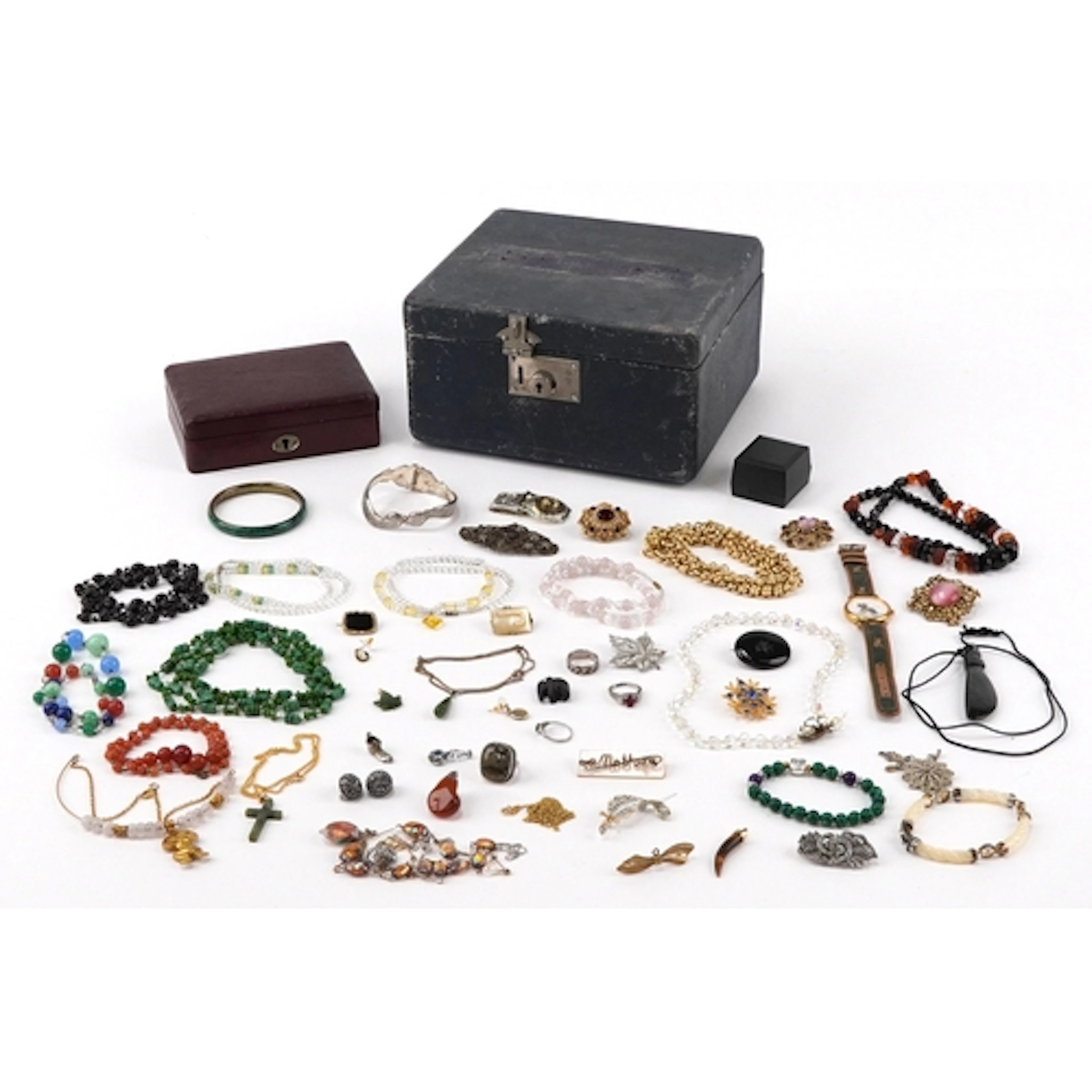 Antique and later jewellery including a mother of pearl broo...
