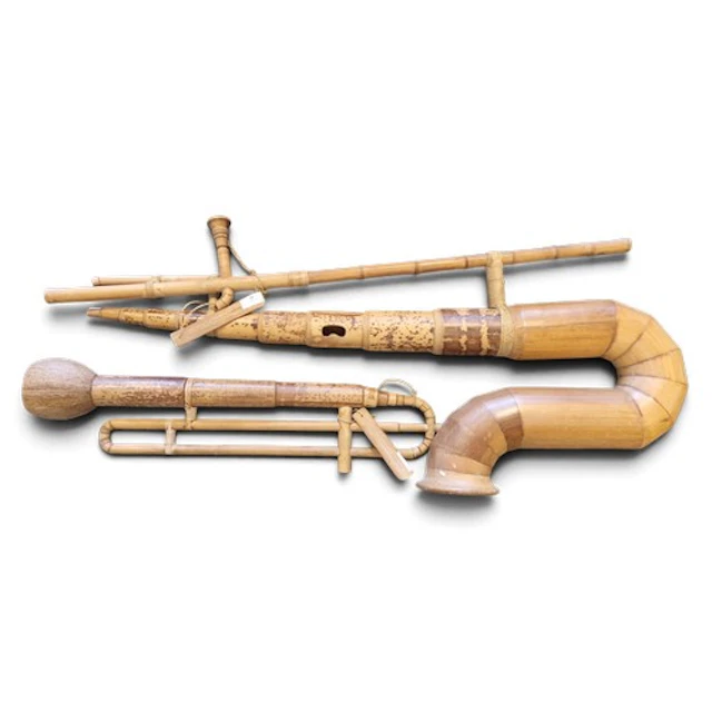 Papato Soppan, wooden musical instrument, 69cm, and a Sesuhu...