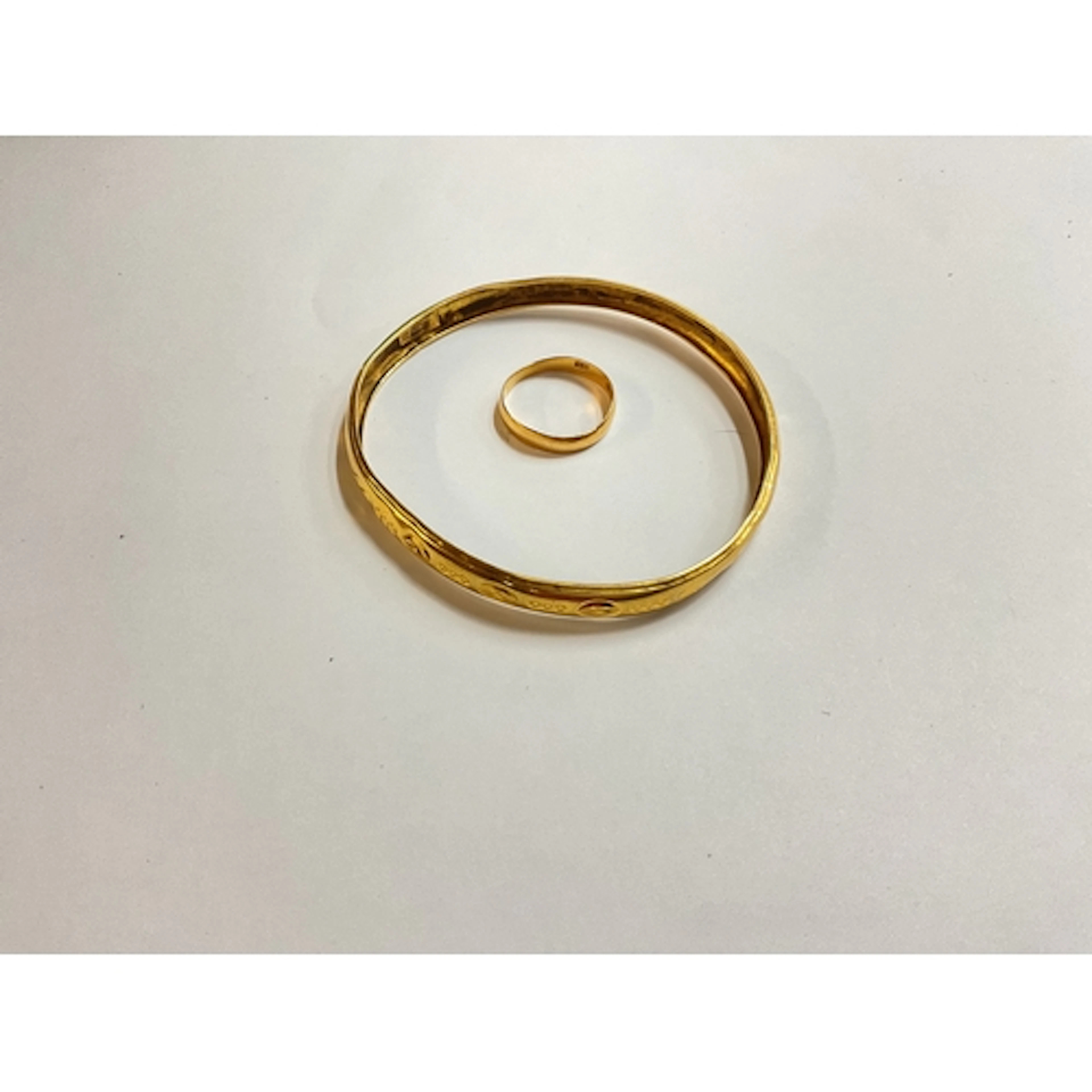 22ct bangle and ring 11.5g