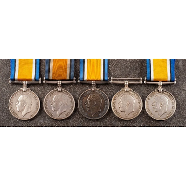 Five George V War Medals 'T4-090332 S Sjt EA Walters ASC' '7...