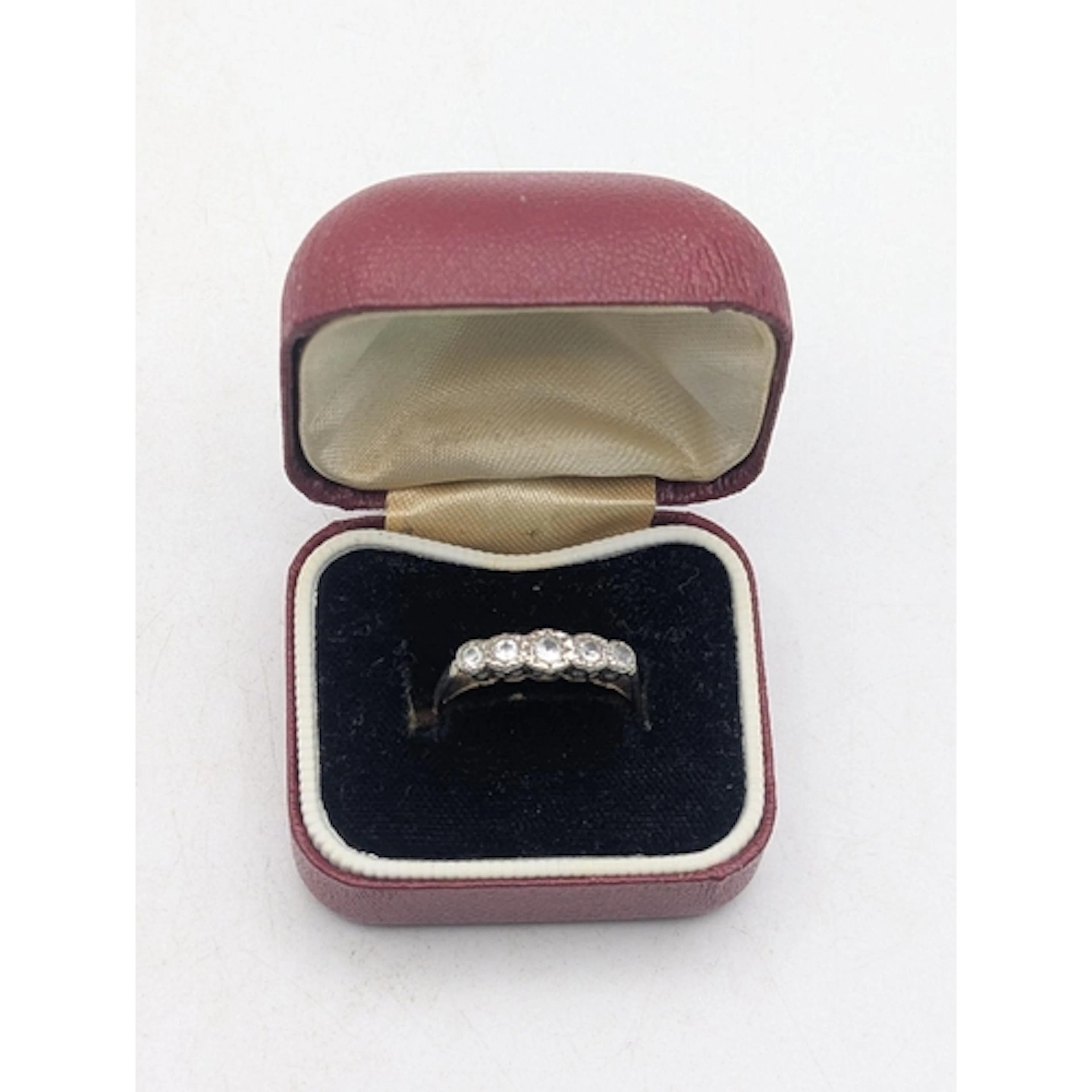 A vintage 18ct yellow gold and white metal five-stone diamon...