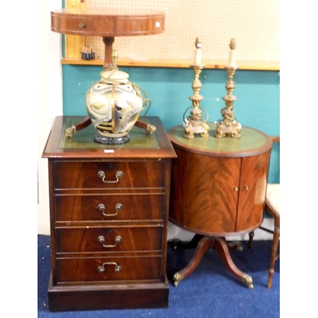 A mixed lot comprising a 20th century mahogany veneered skiv...