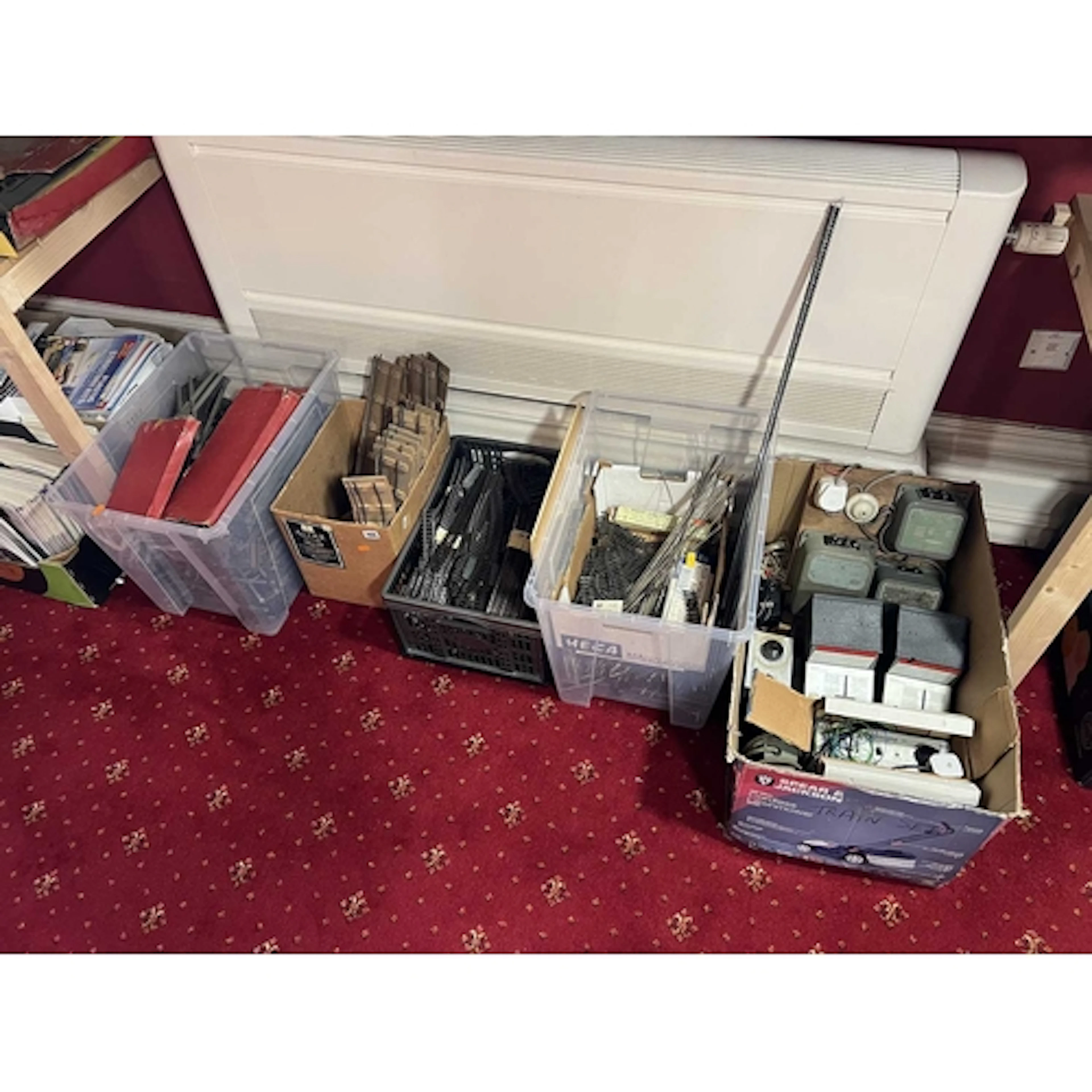 A LARGE QUANTITY OF UNBOXED O GAUGE & OO/HO GAUGE TRACK ...