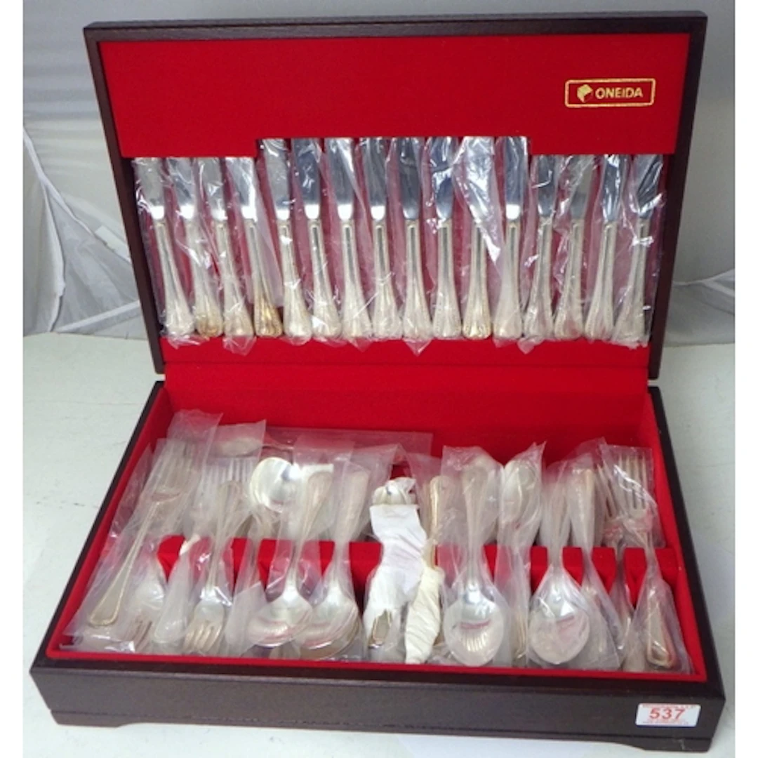 An Oneida canteen of cutlery