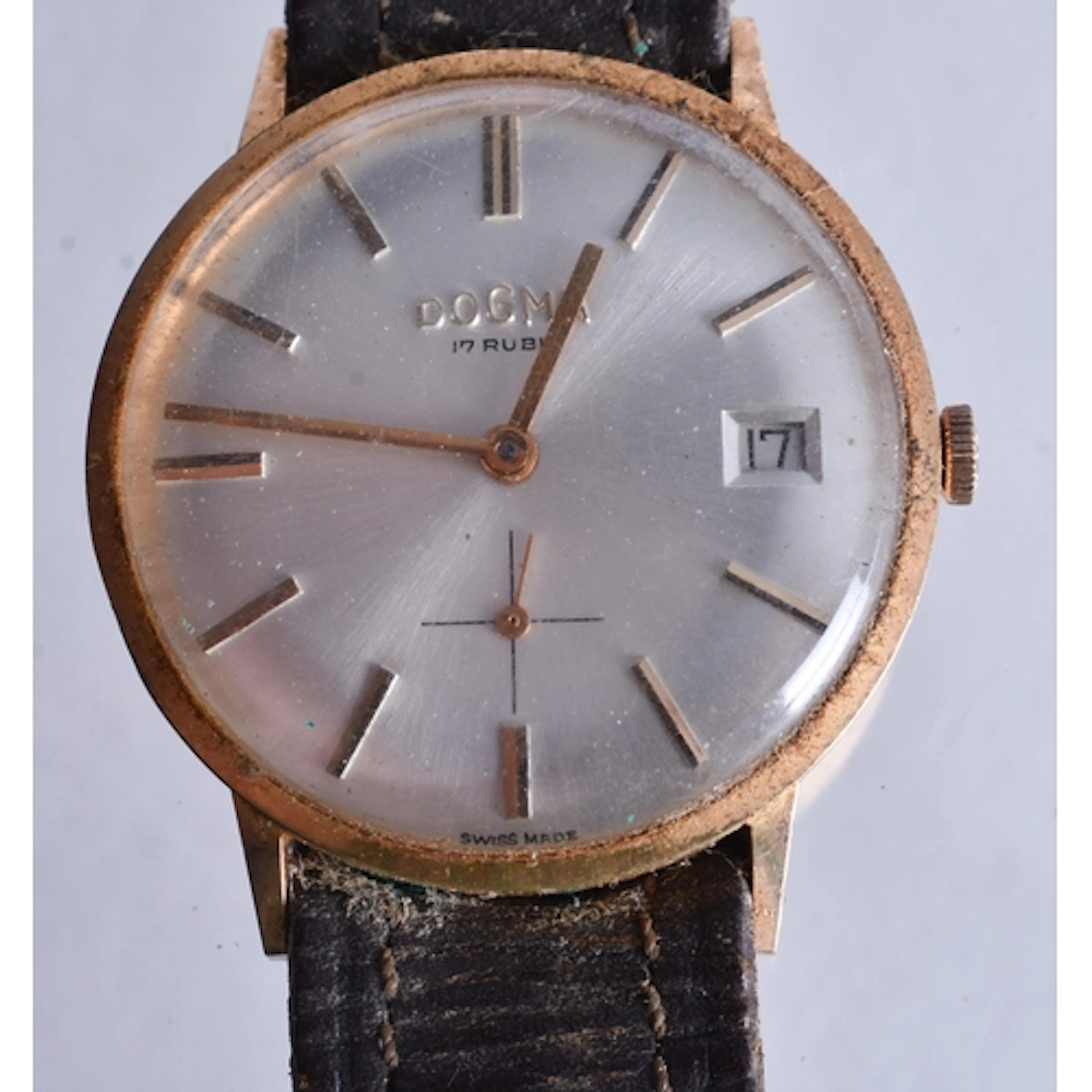 Vintage Dogma Hand Wind Watch Working. 3.25cm wide.