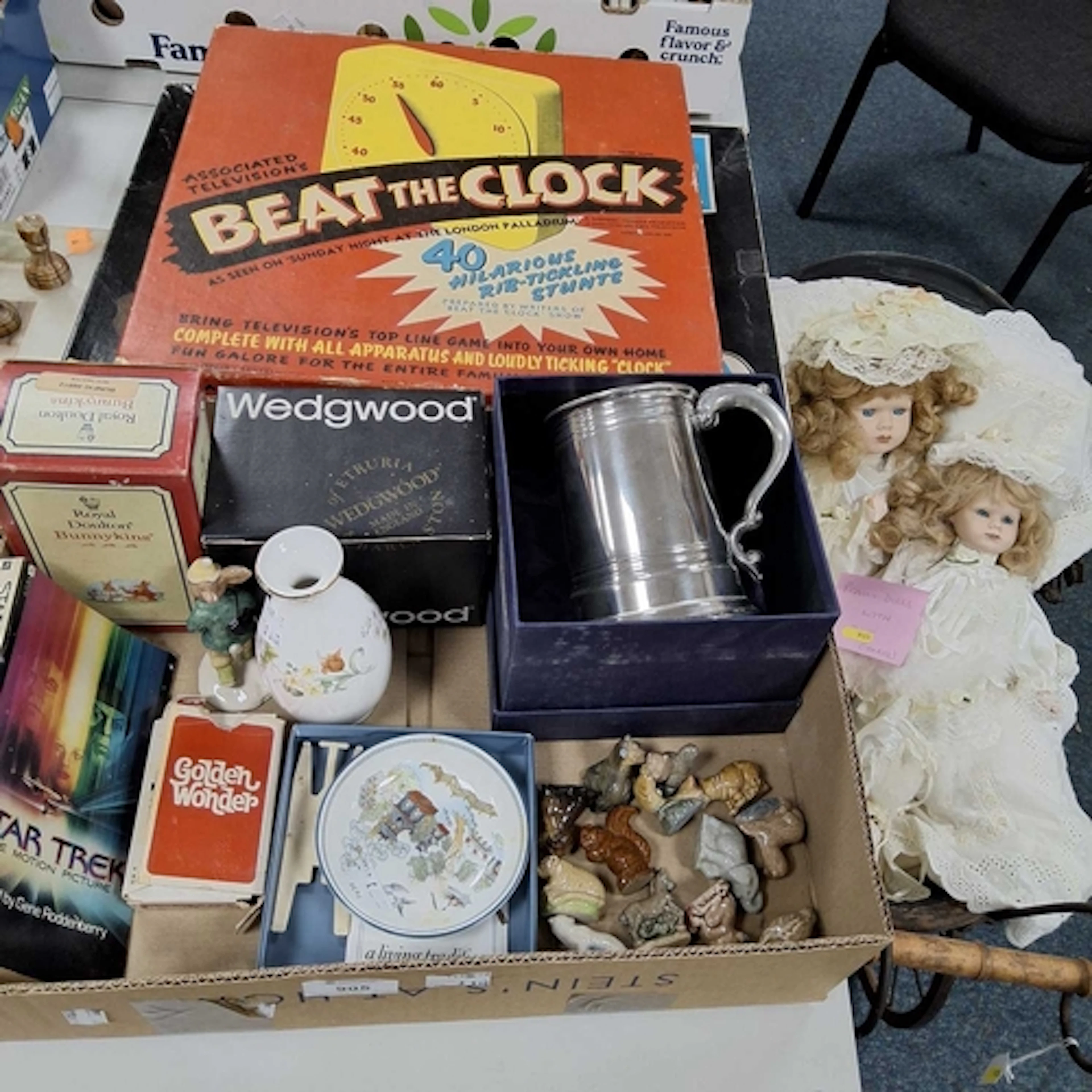 ONE BOX AND LOOSE MISCELLANEOUS ITEMS, to include a vintage ...