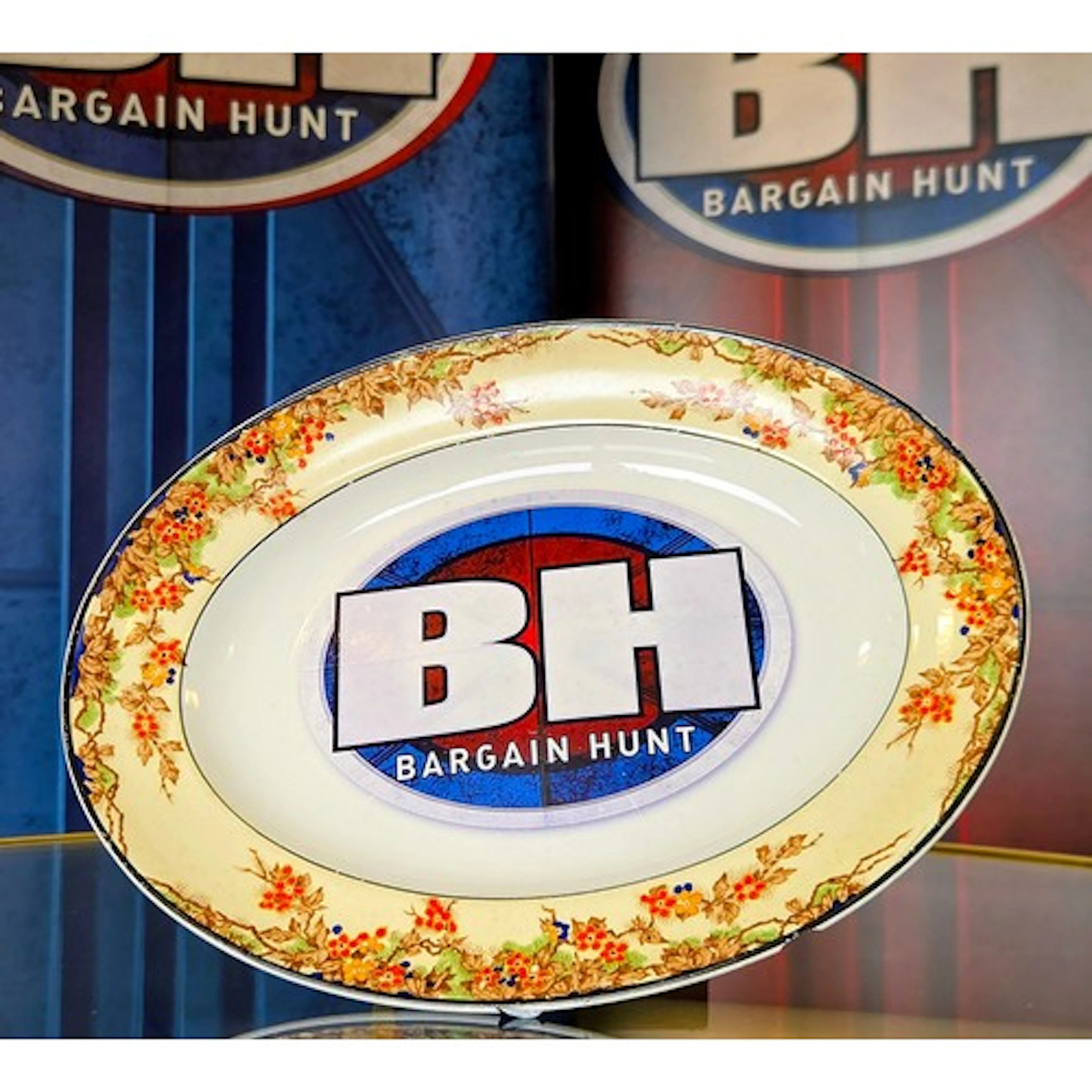 Bespoke Falcon Ware Bargain Hunt Plate A unique vintage Fal...