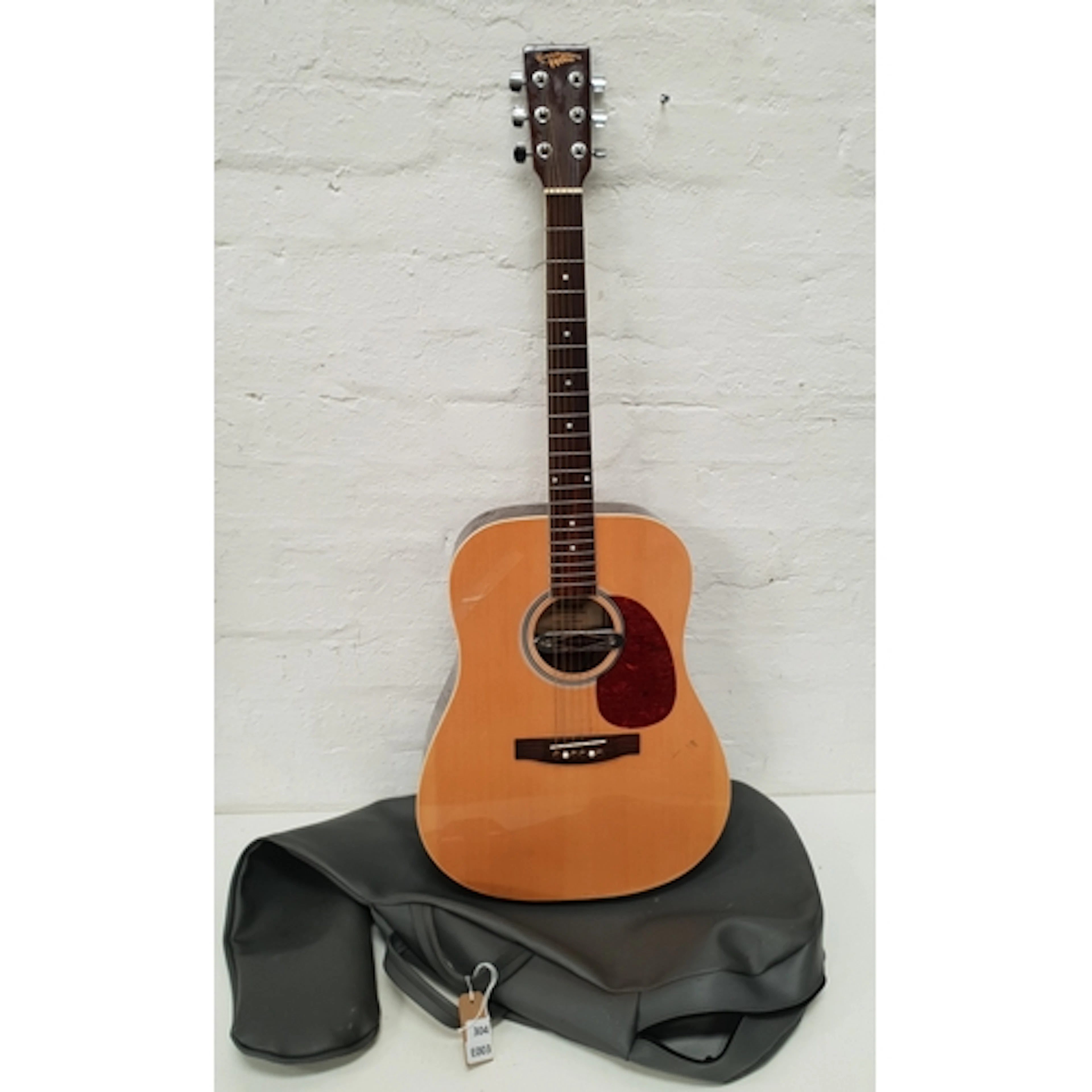 ONE GUITAR HOHNER COUNTRYMAN ACOUSTIC (GRETSCH DELTOLUXE MAG...