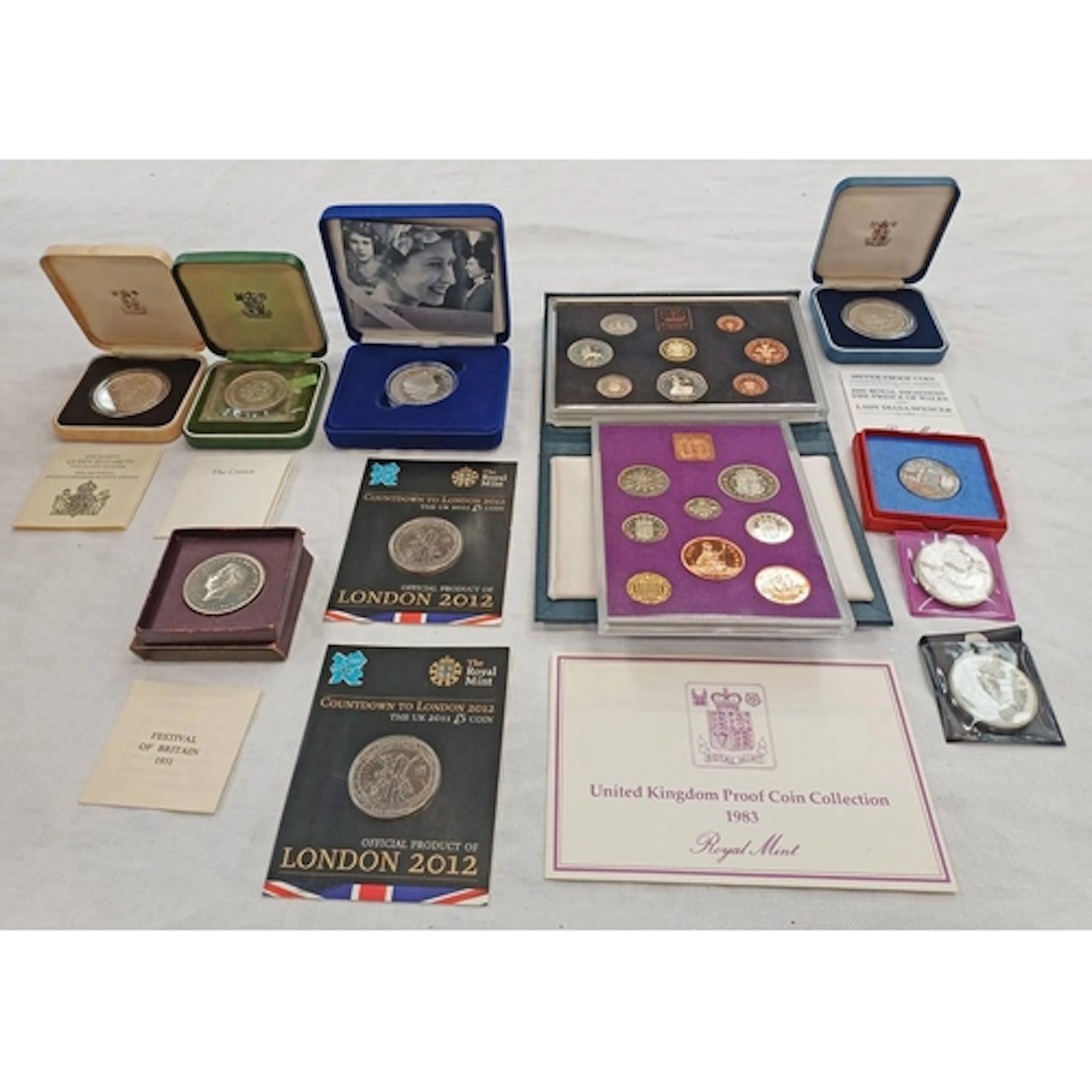 SELECTION OF UK PROOF & SPECIMEN COINAGE TO INCLUDE 1972, 19...