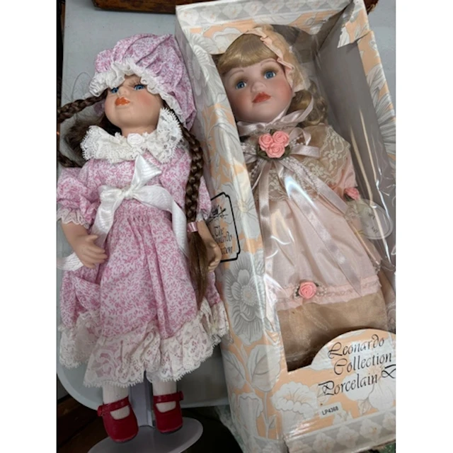 Two Porcelain dolls, one by Leonardo Collection boxed