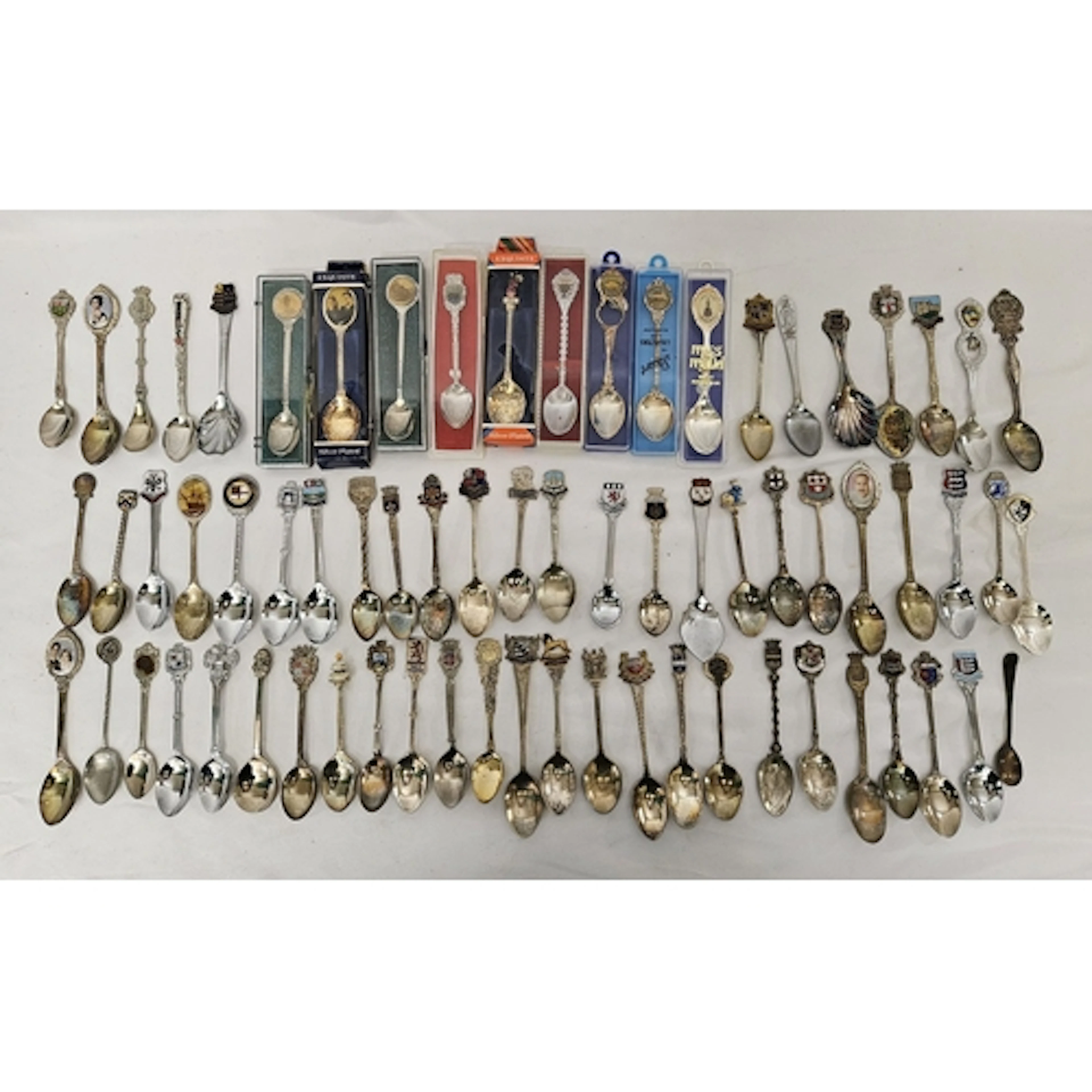 Collectors Spoons, some in cases (1 Box)
