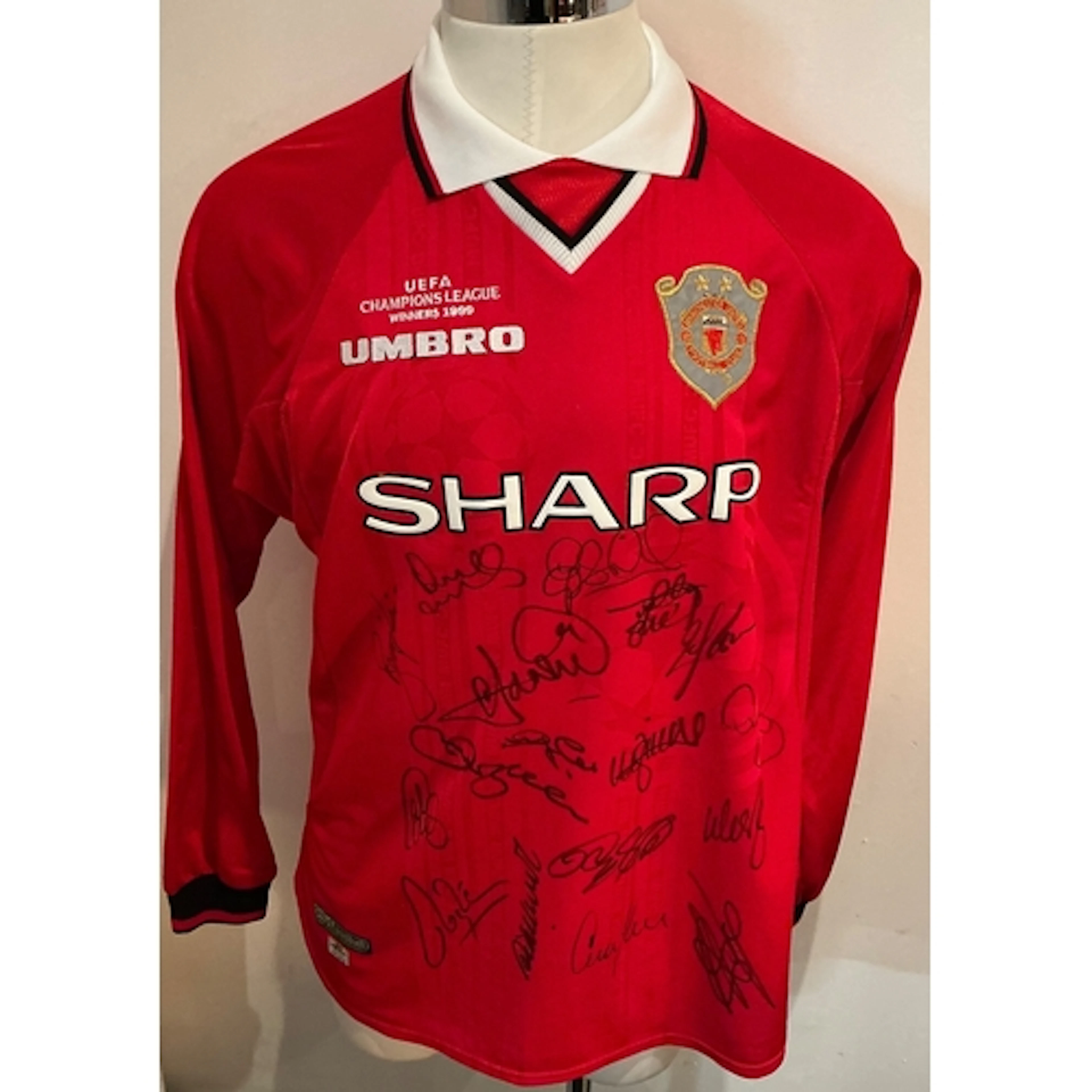 Manchester United Treble Season Football Shirt: Red long sle...