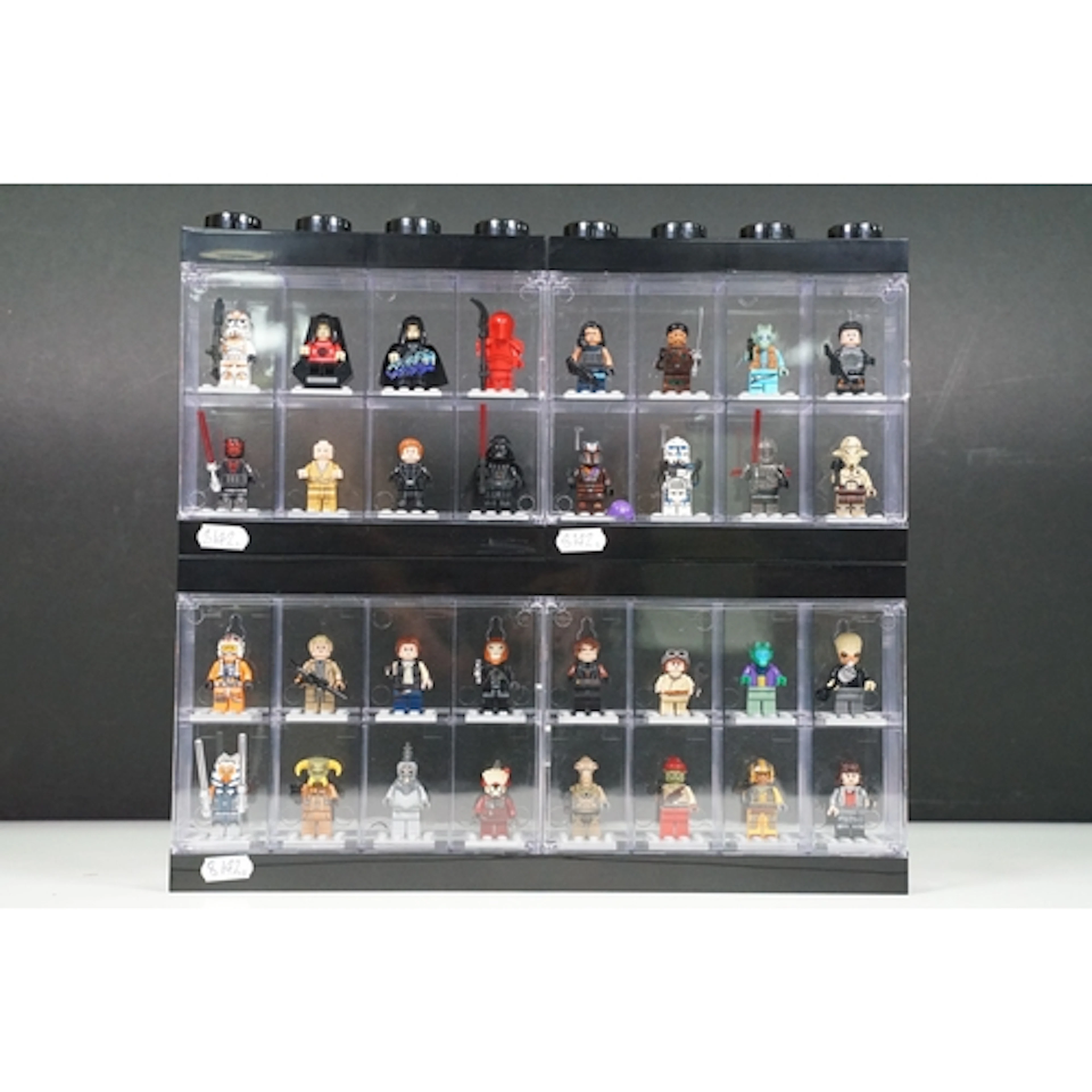 Lego - 32 Star Wars Lego minifigures to include Emperor Palp...