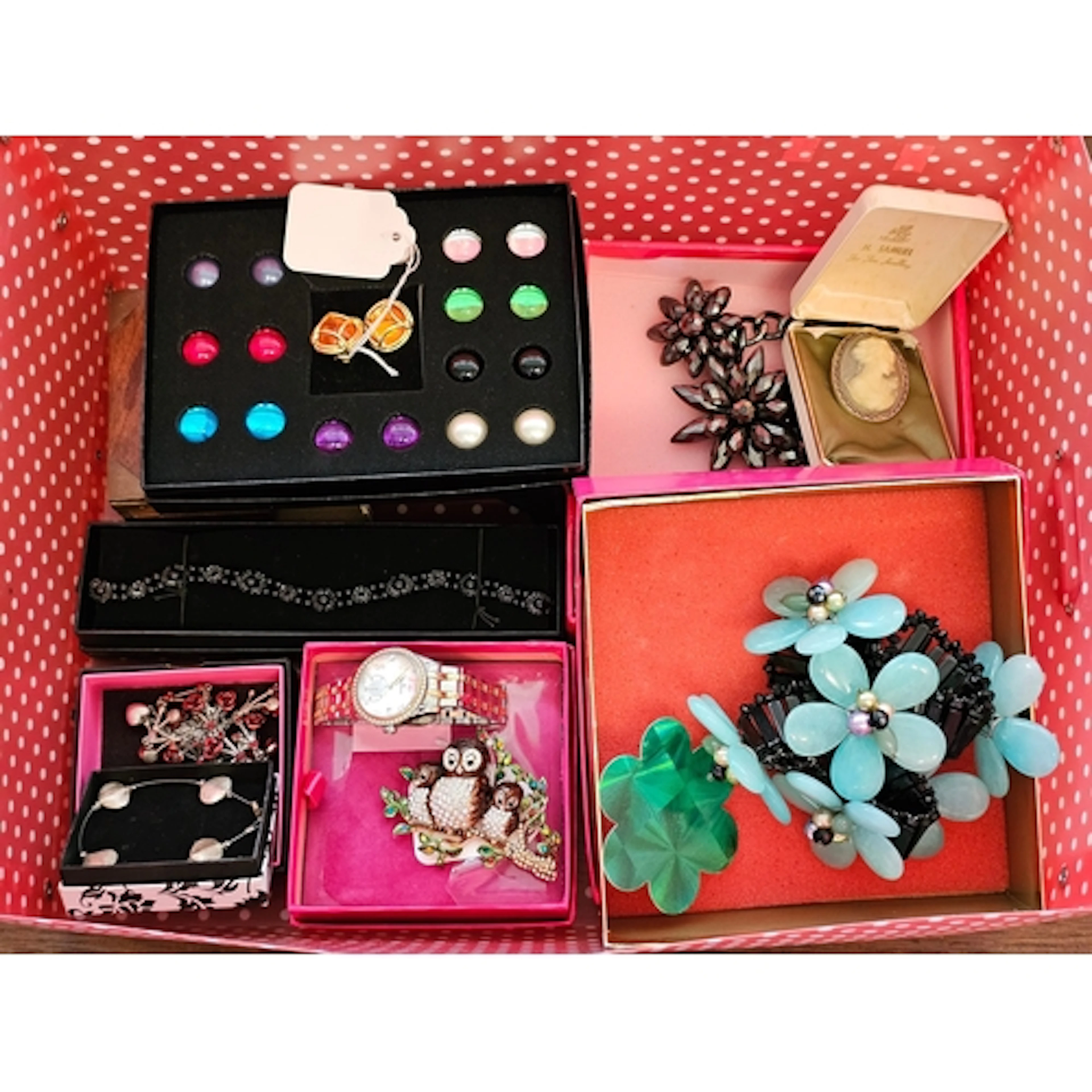 Collection of costume jewellery to include: Butler and Wilso...