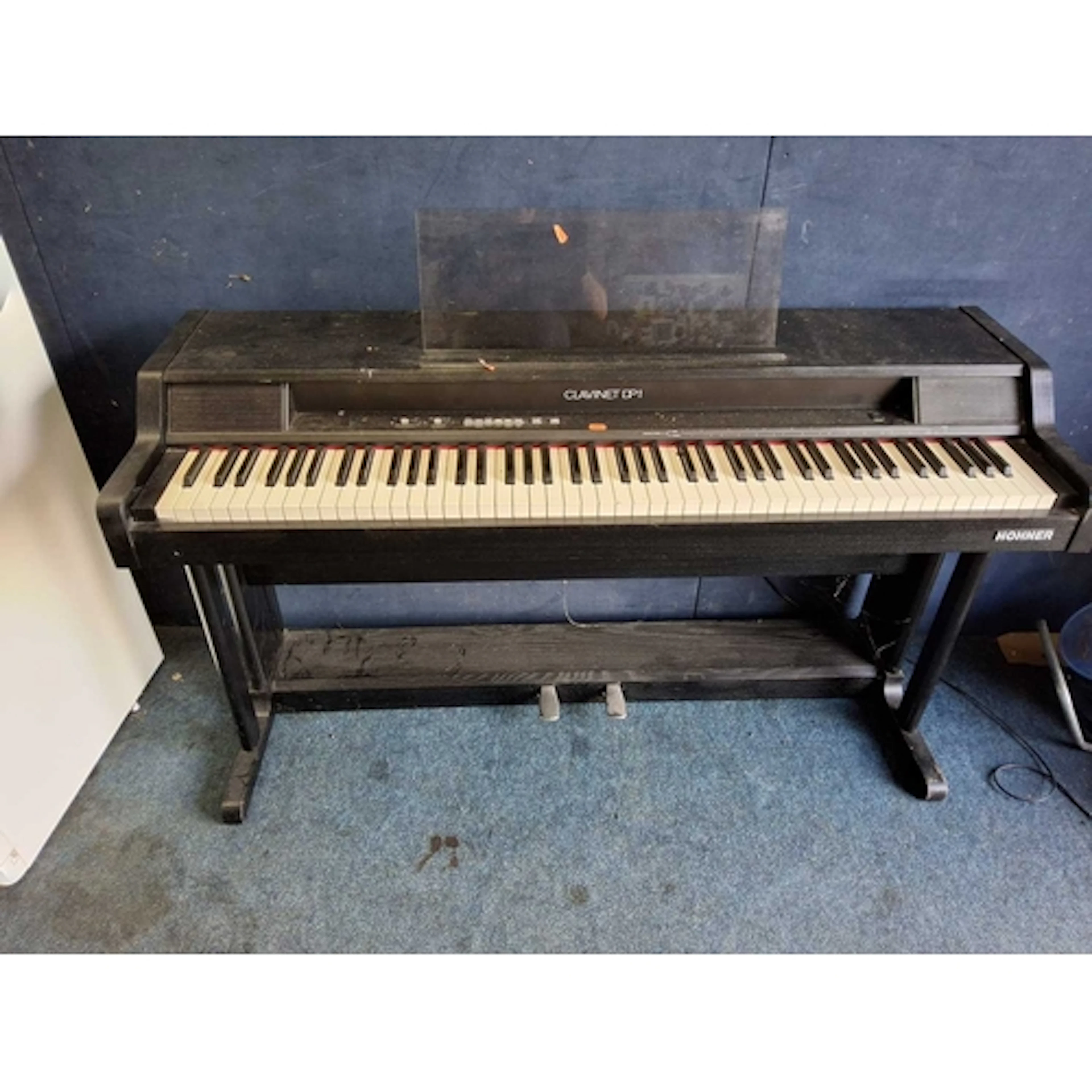 A HOHNER CLAVINET DP1 ELECTRONIC PIANO on stand (PAT passed ...