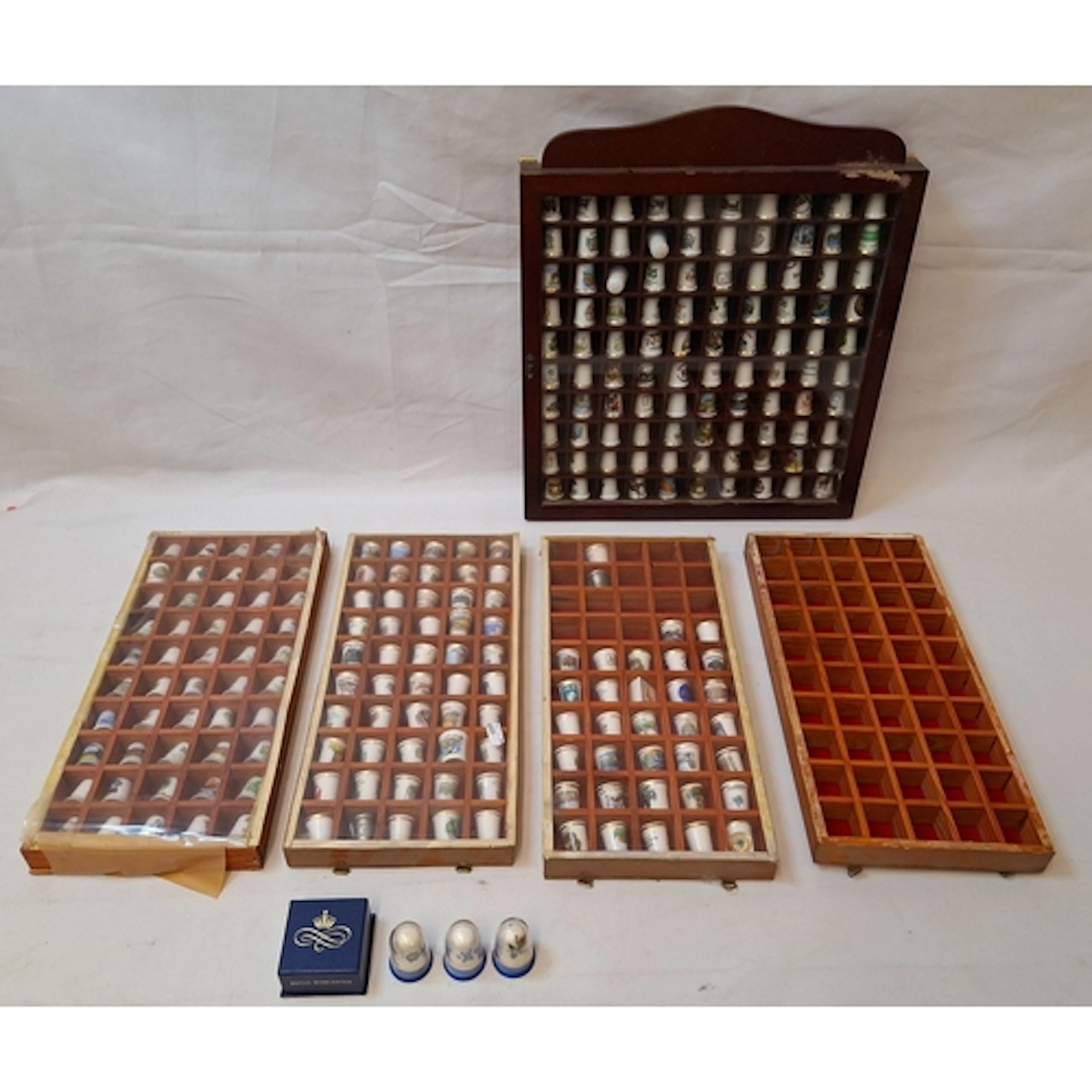 Collectable Thimbles & Display Cases (1 Box)