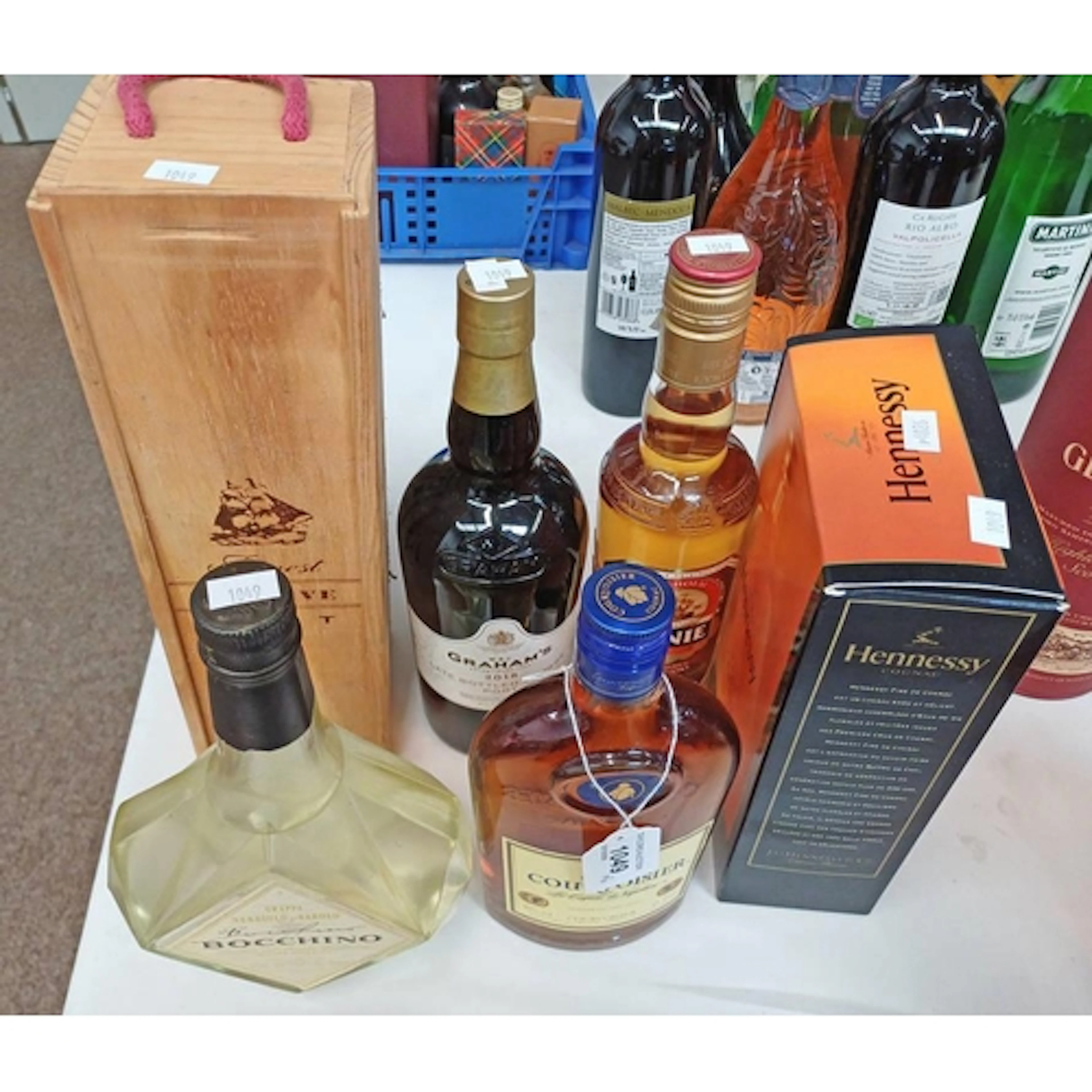 6 BOTTLES OF VARIOUS SPIRITS TO INCLUDE: 2018 GRAHAM'S LATE ...