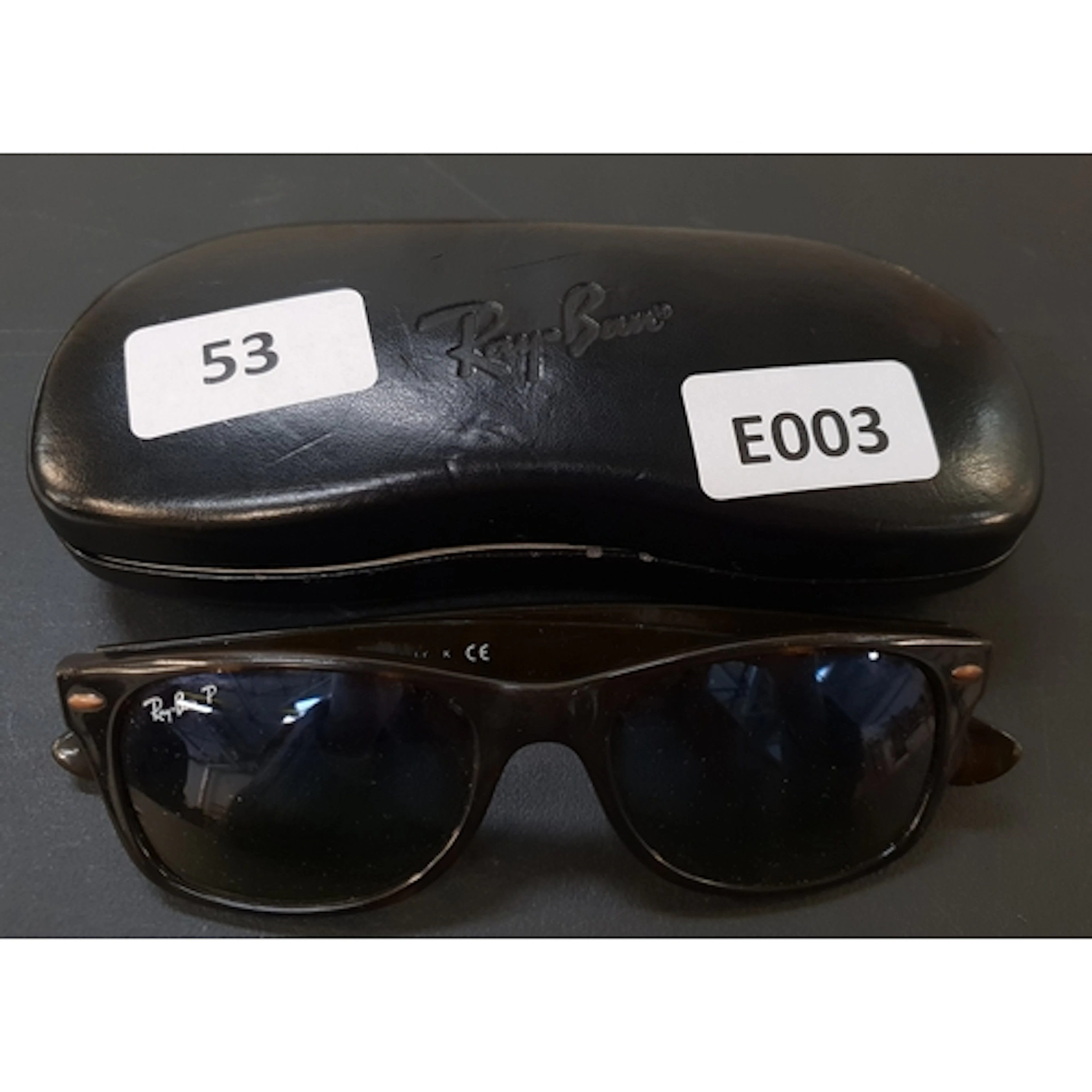 PAIR OF SUNGLASSES RAY BAN RB 2132 NEW WAYFARER