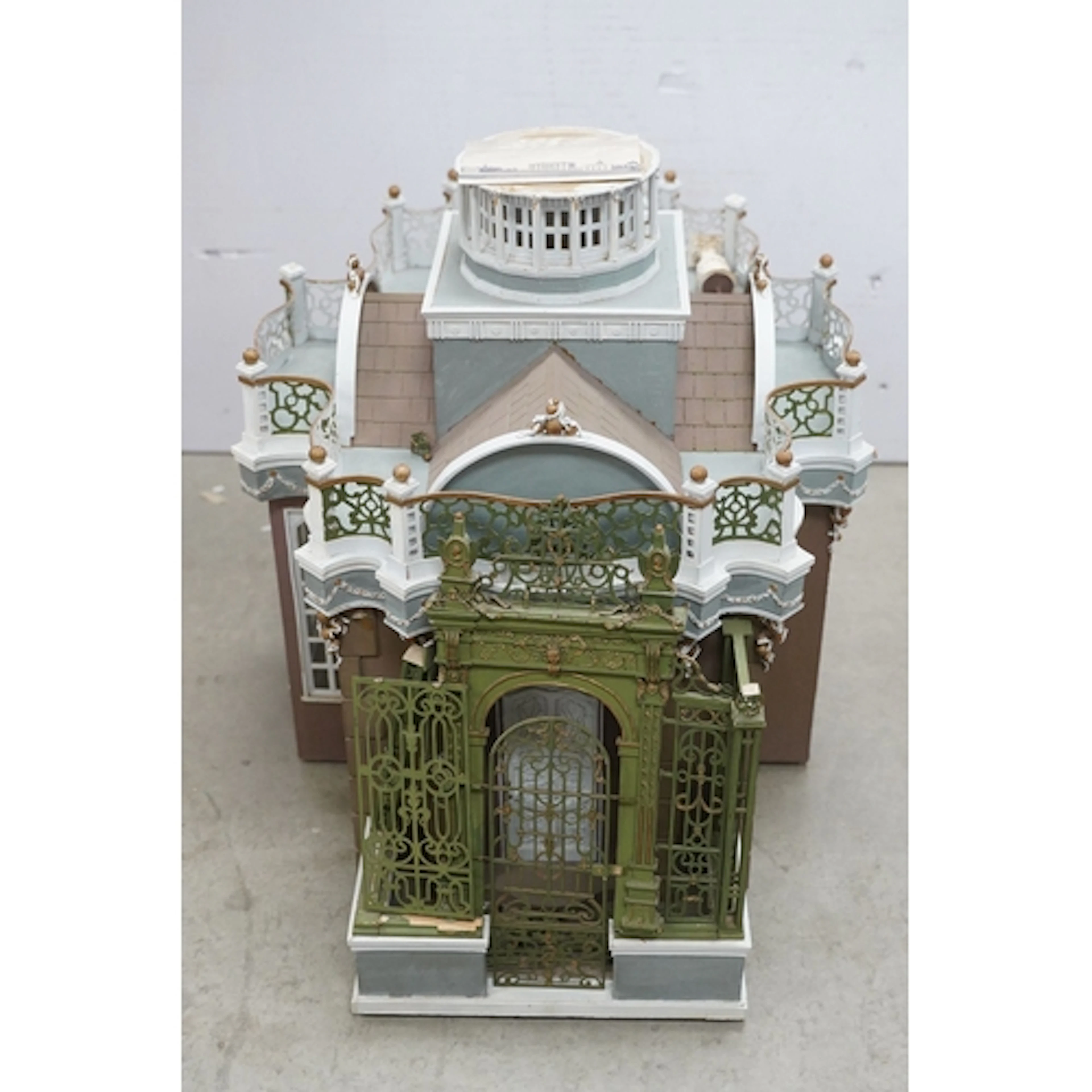 Contemporary Victorian garden house dolls house with opening...