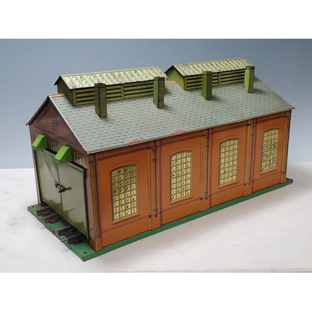 An unboxed Hornby 0 gauge No.2 clockwork Engine Shed, VG