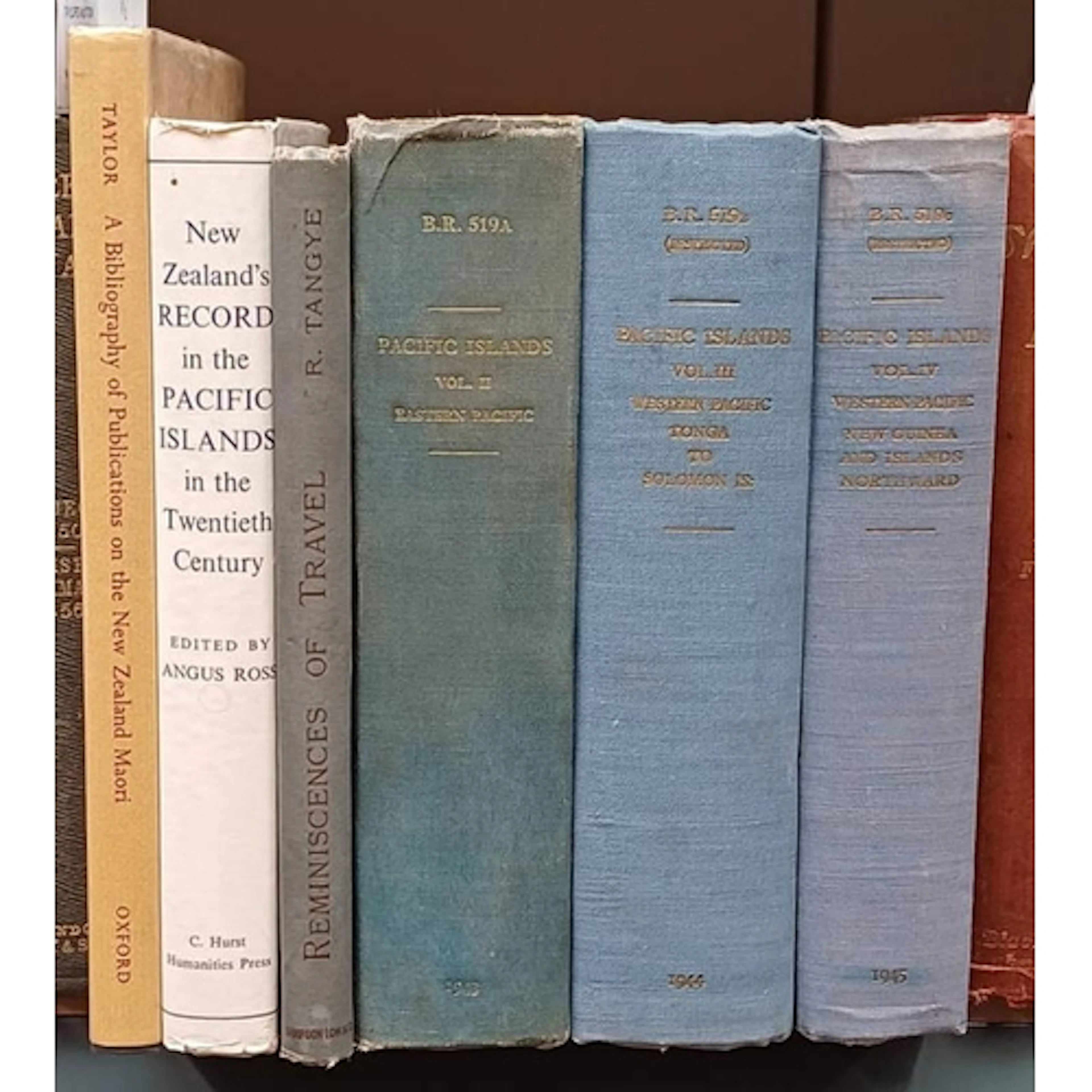 PACIFIC TRAVEL: A BIBLIOGRAPHY OF PUBLICATIONS ON THE NEW ZE...