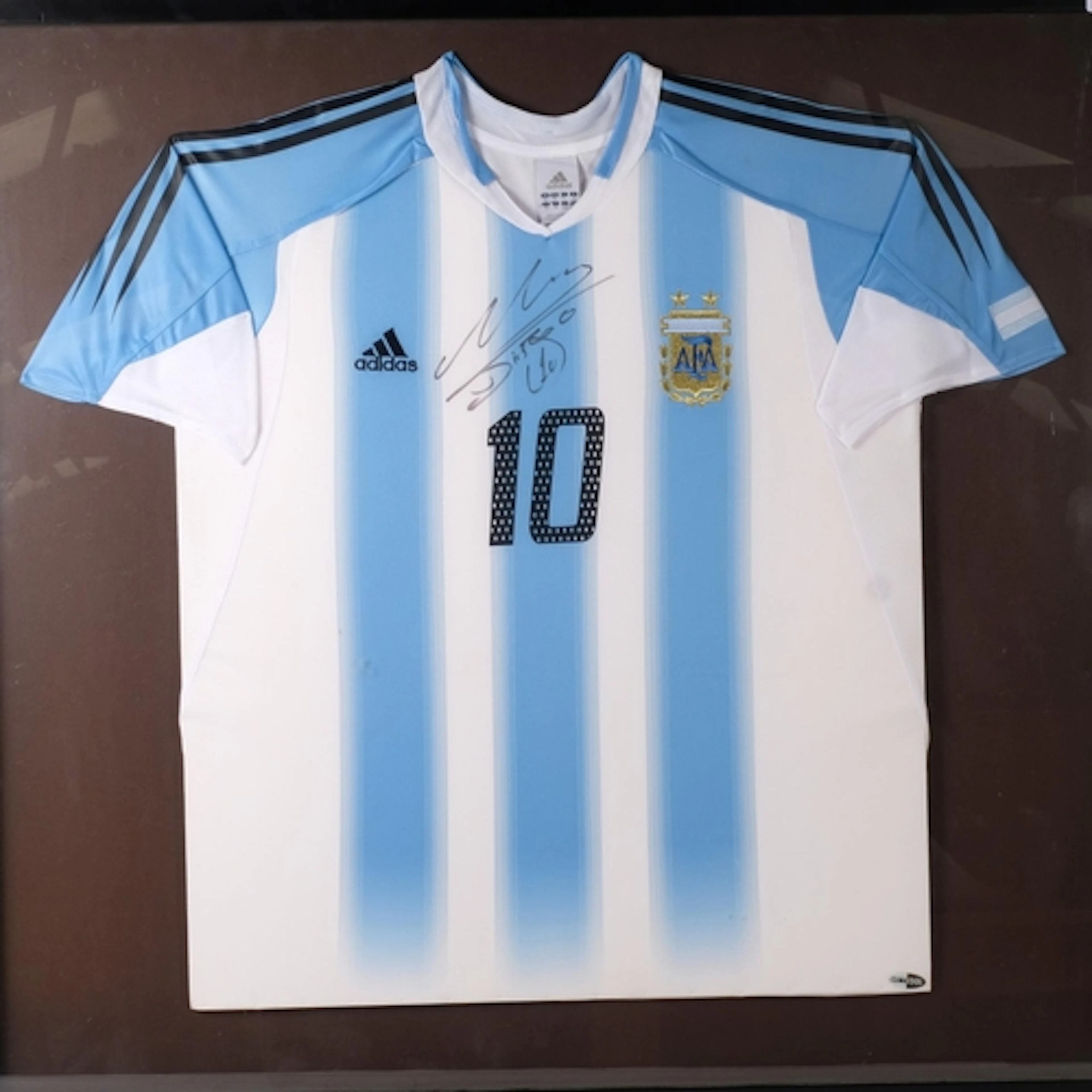 FOOTBALL INTEREST - Diego Maradona, a signed Argentina Numbe...