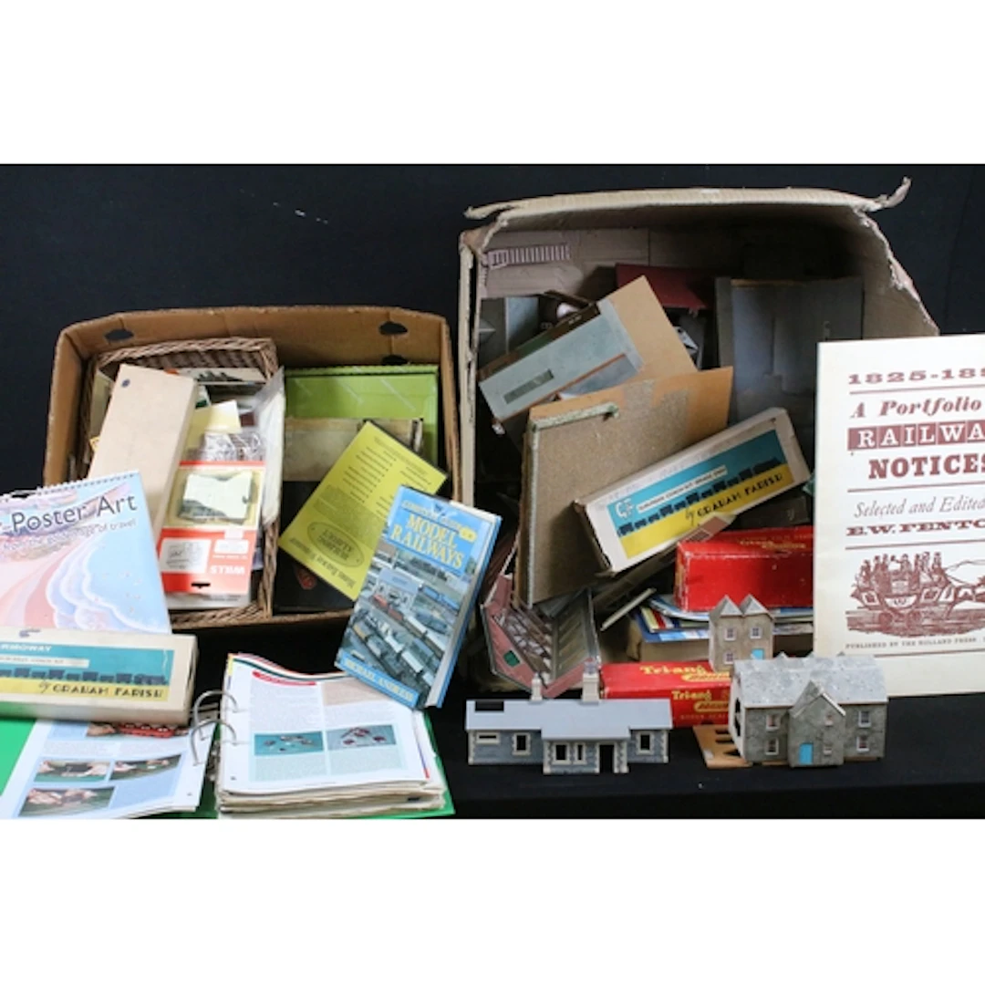 Quantity of OO gauge model railway to include card tracksid...
