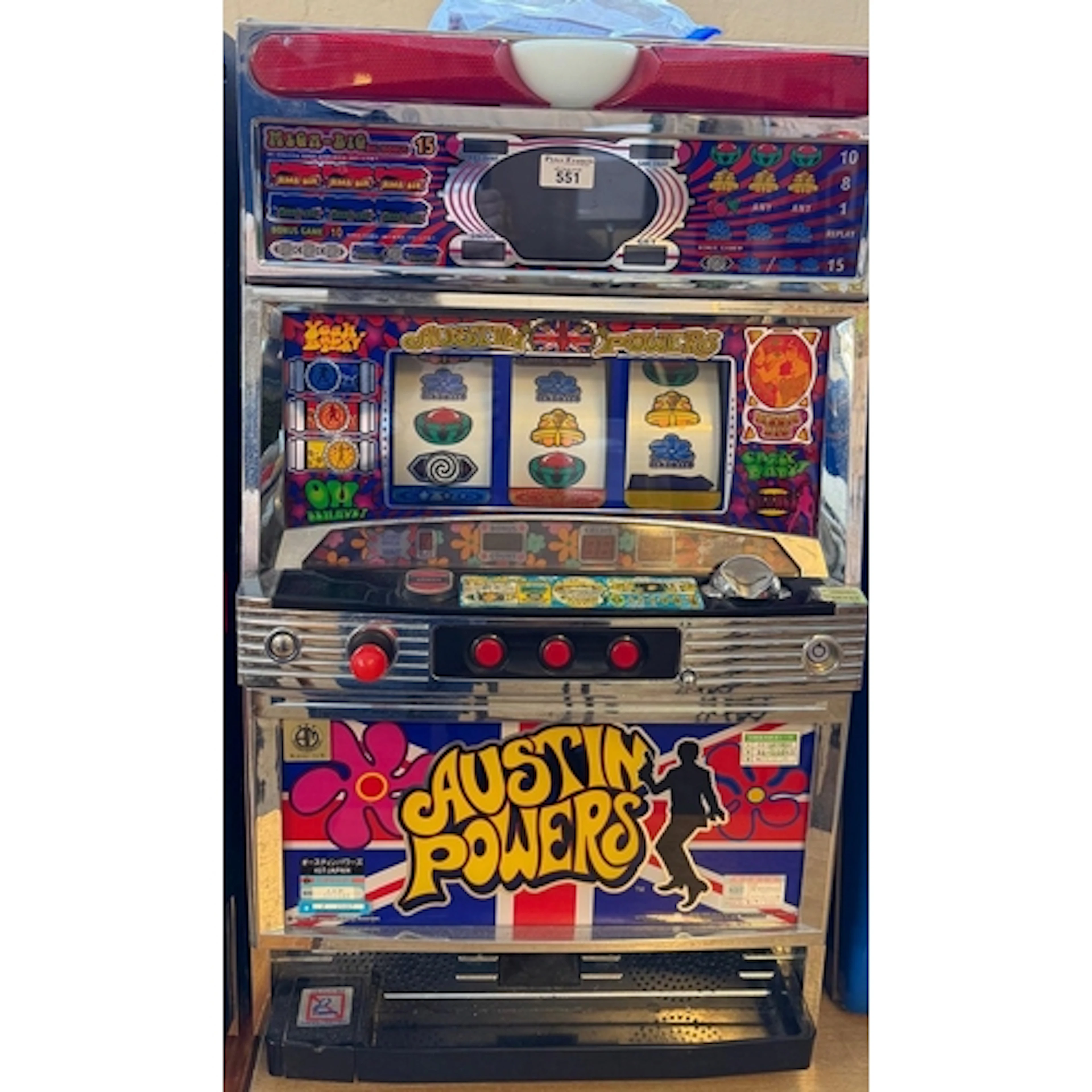 Austin Powers Pachislo slot machine by IGT Japan. With re-se...