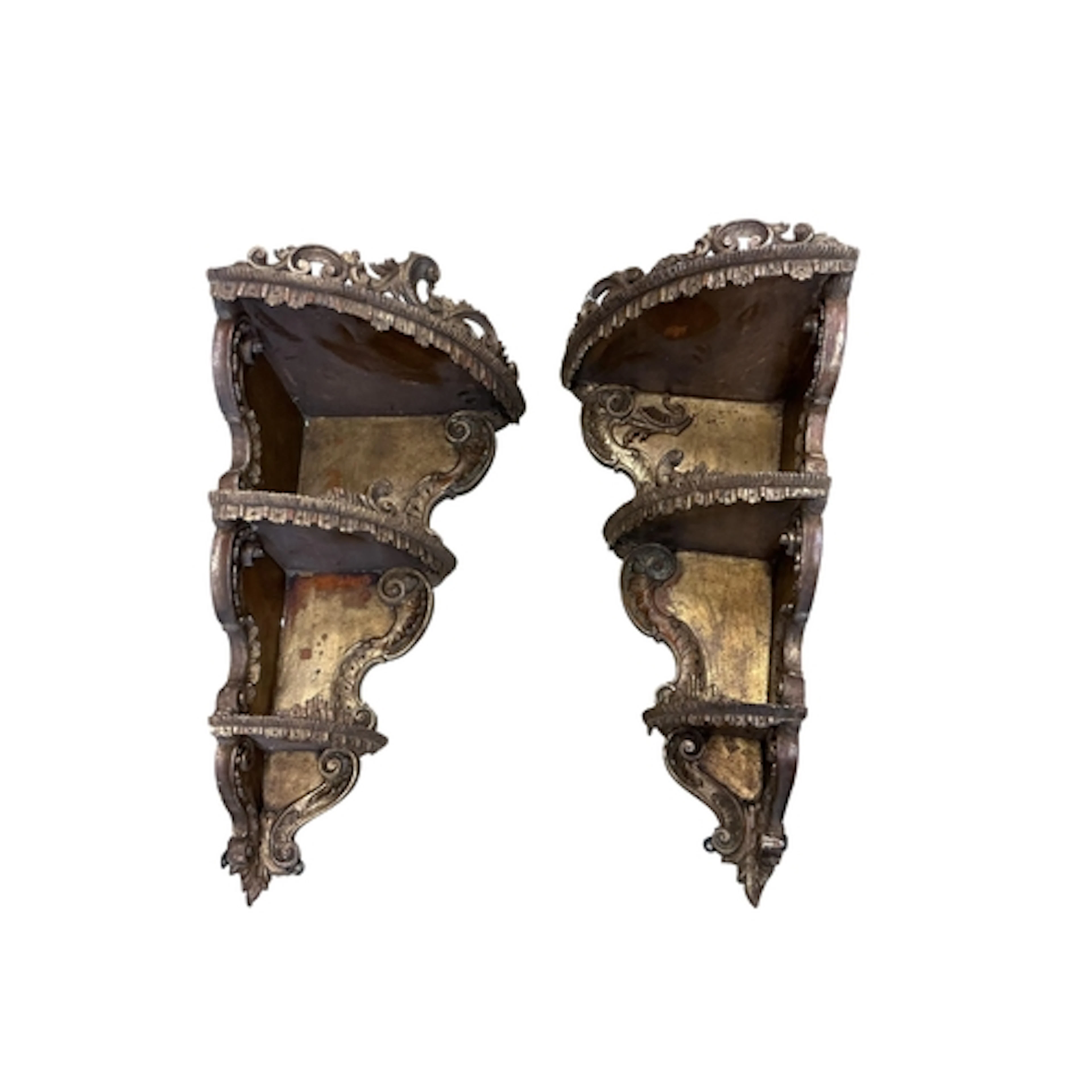 A pair of Italian giltwood corner shelves, height 90cm Prove...