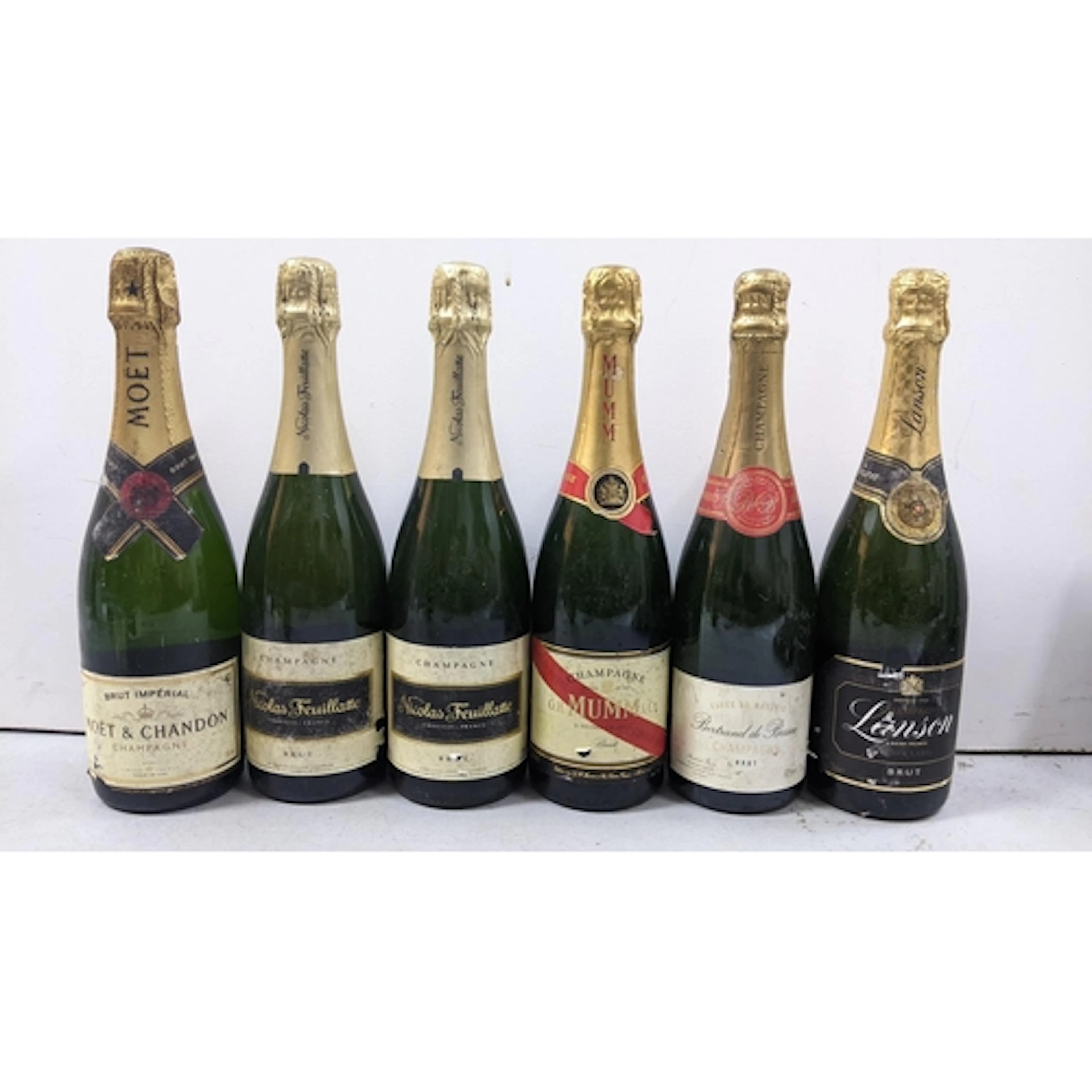 Six bottles of Champagnes comprising: - 1 x Moët & Chandon B...