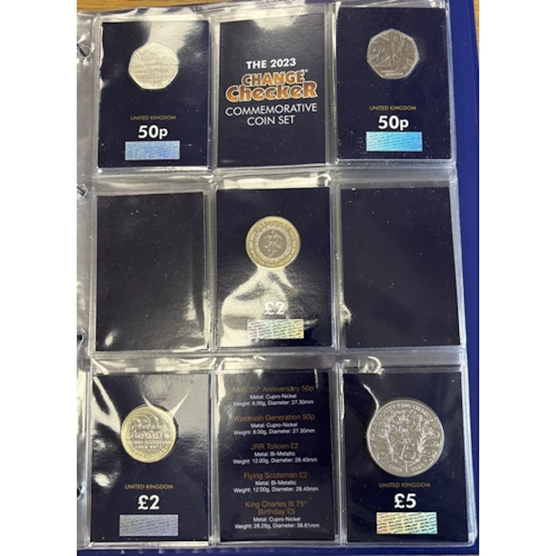 Collection in 3 change checker albums, generally extremely f...