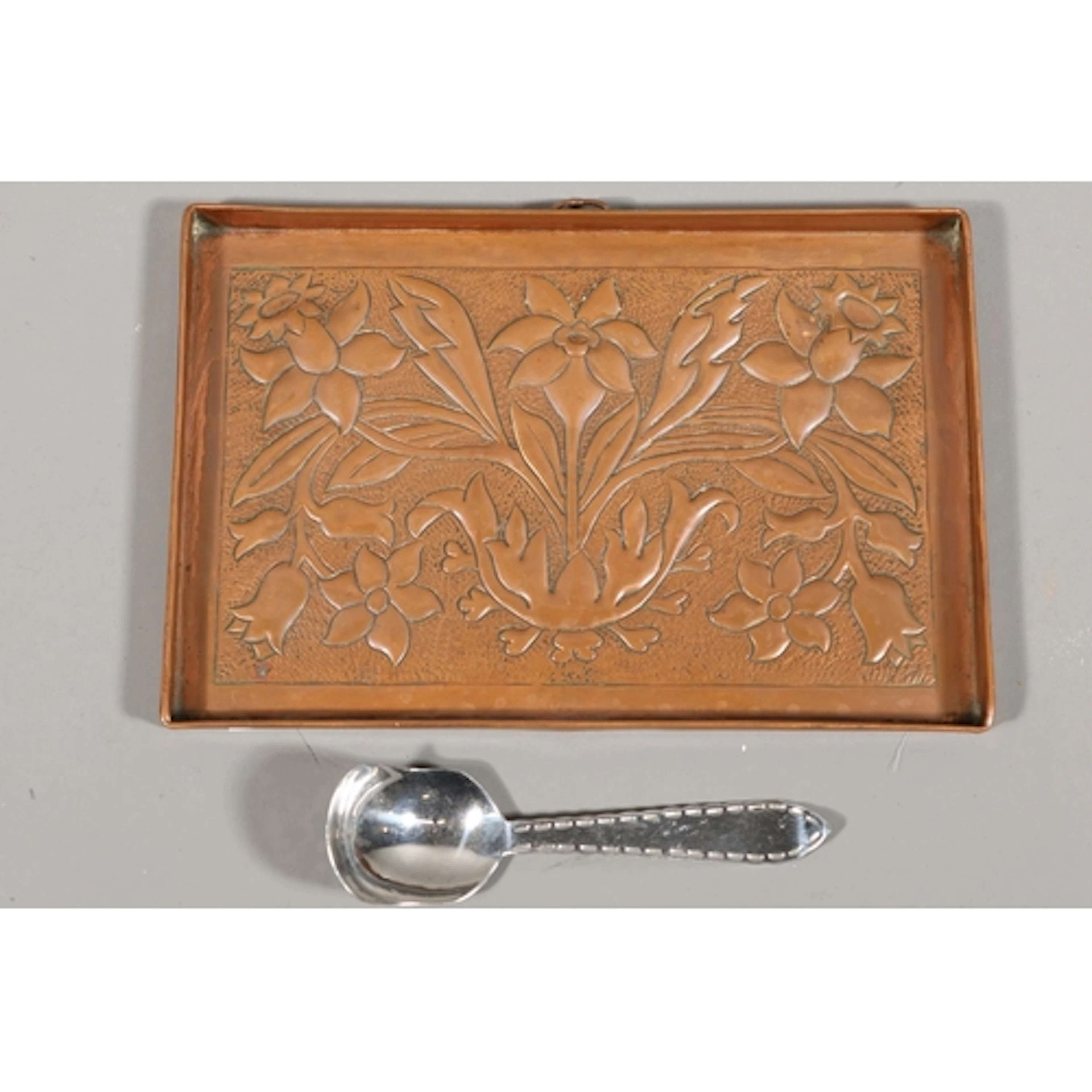 Arts & Crafts copper pin tray, with beaten foliate decor...