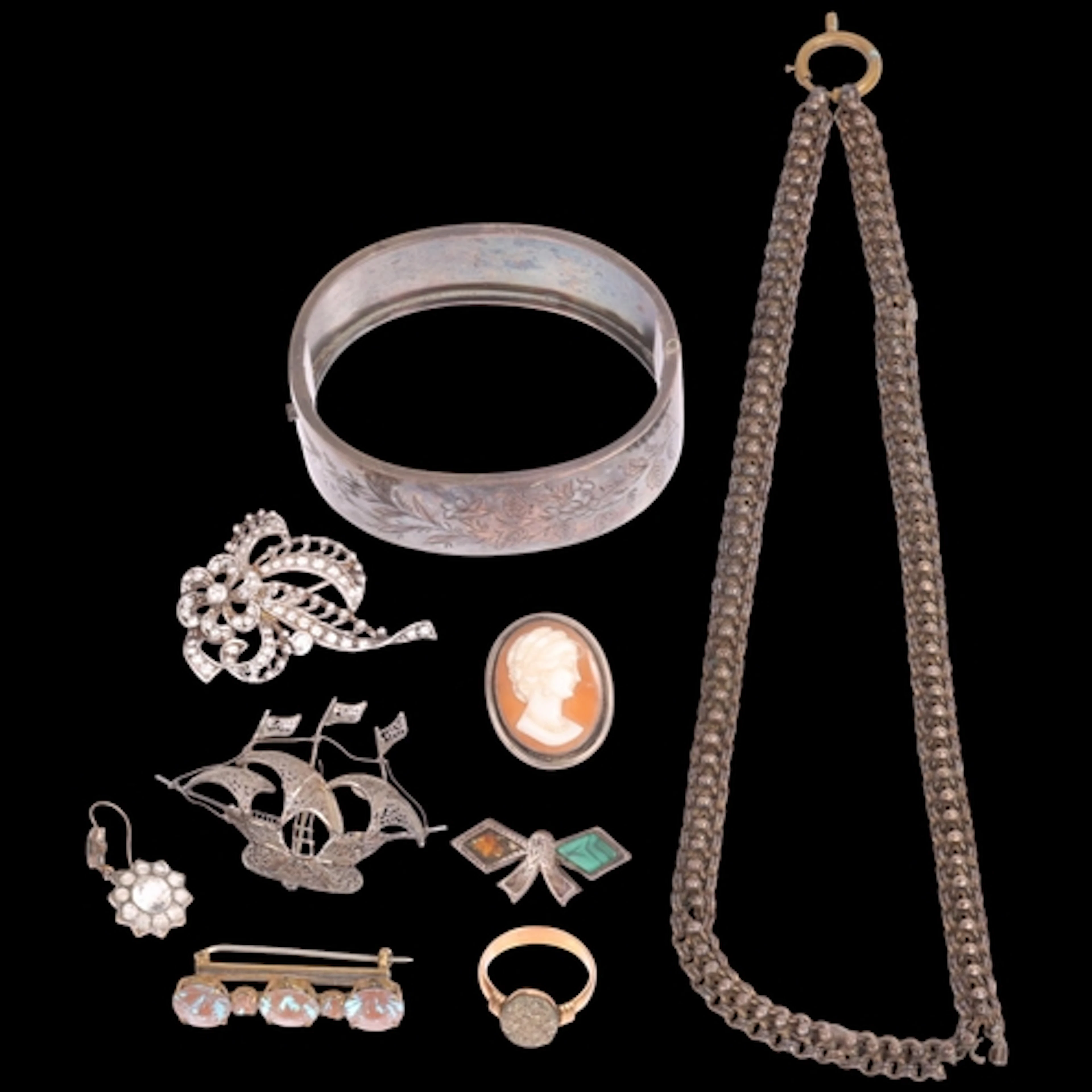 Various jewellery, including Czechoslovakian saphiret glass ...